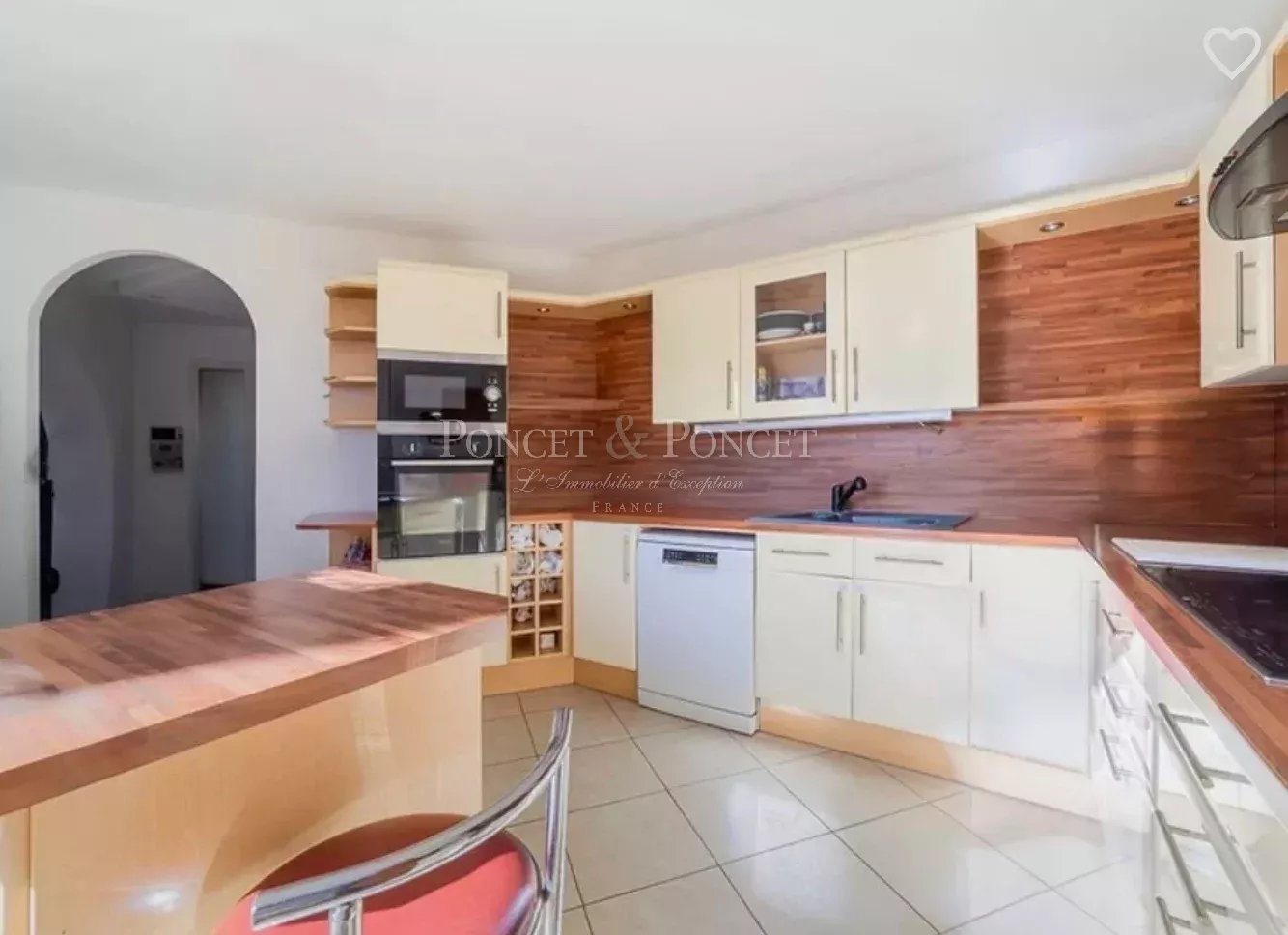 4 Bedroom Villa/Townhouse's Image 4