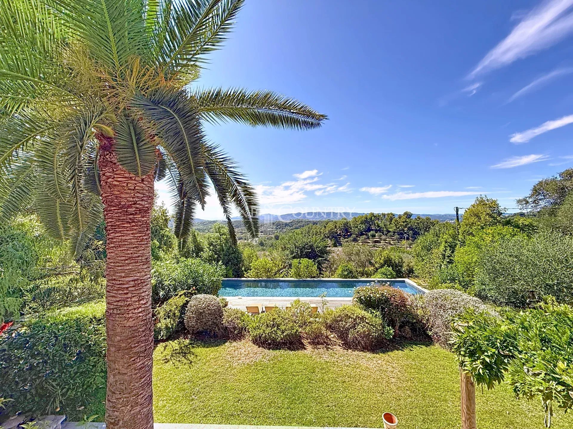Photo of Villa for sale in Chateauneuf-Grasse