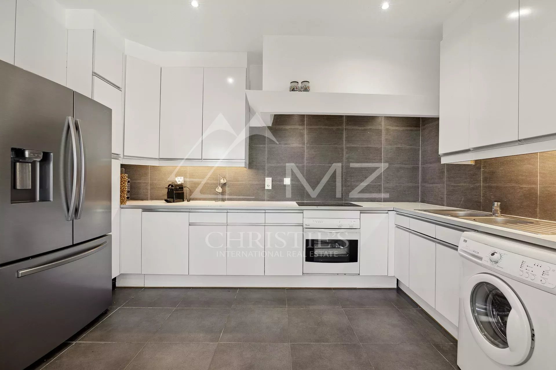 4 Bedroom Villa/Townhouse's Image 6