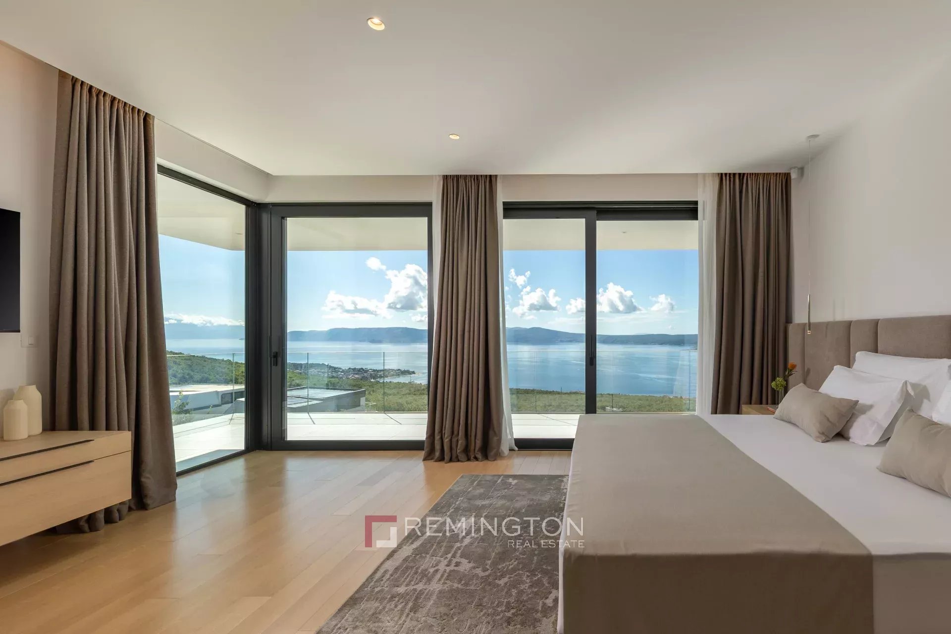 5 Bedroom Villa/Townhouse's Image 10