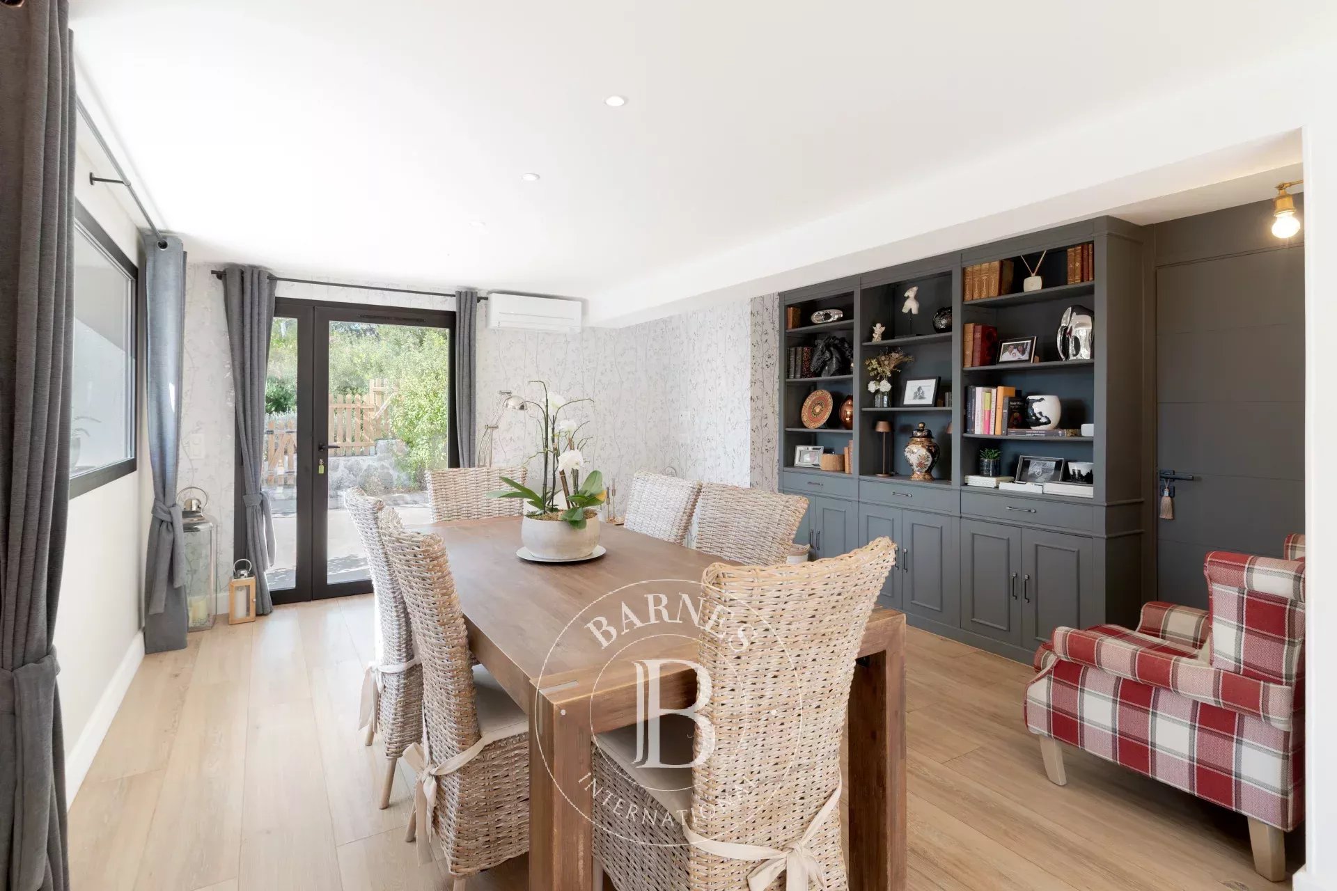 Villa Roquefort-les-Pins - picture 11