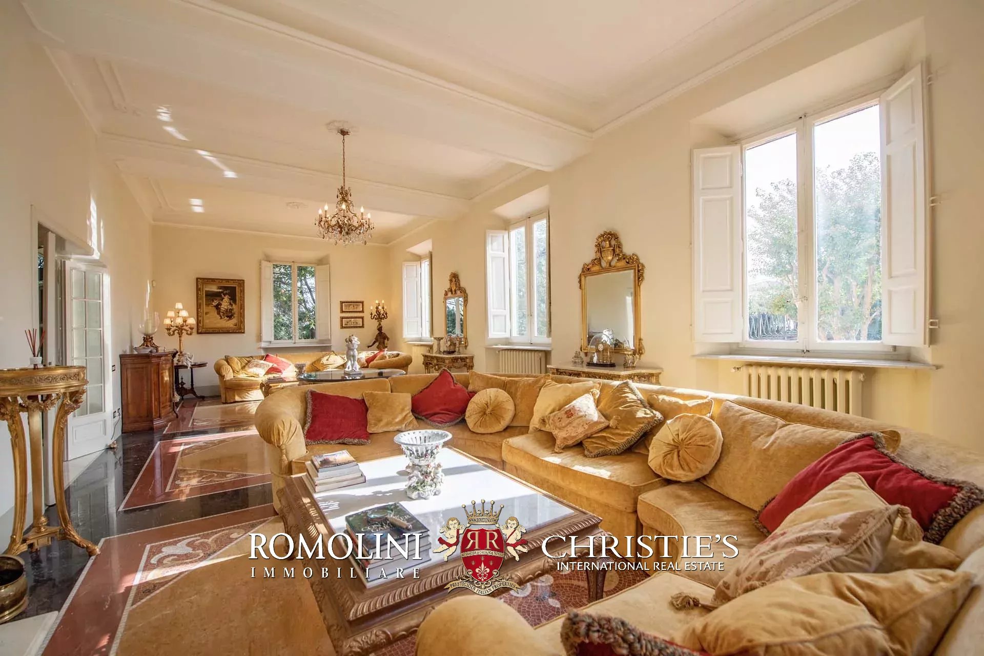 8 Bedroom Villa/Townhouse's Image 11