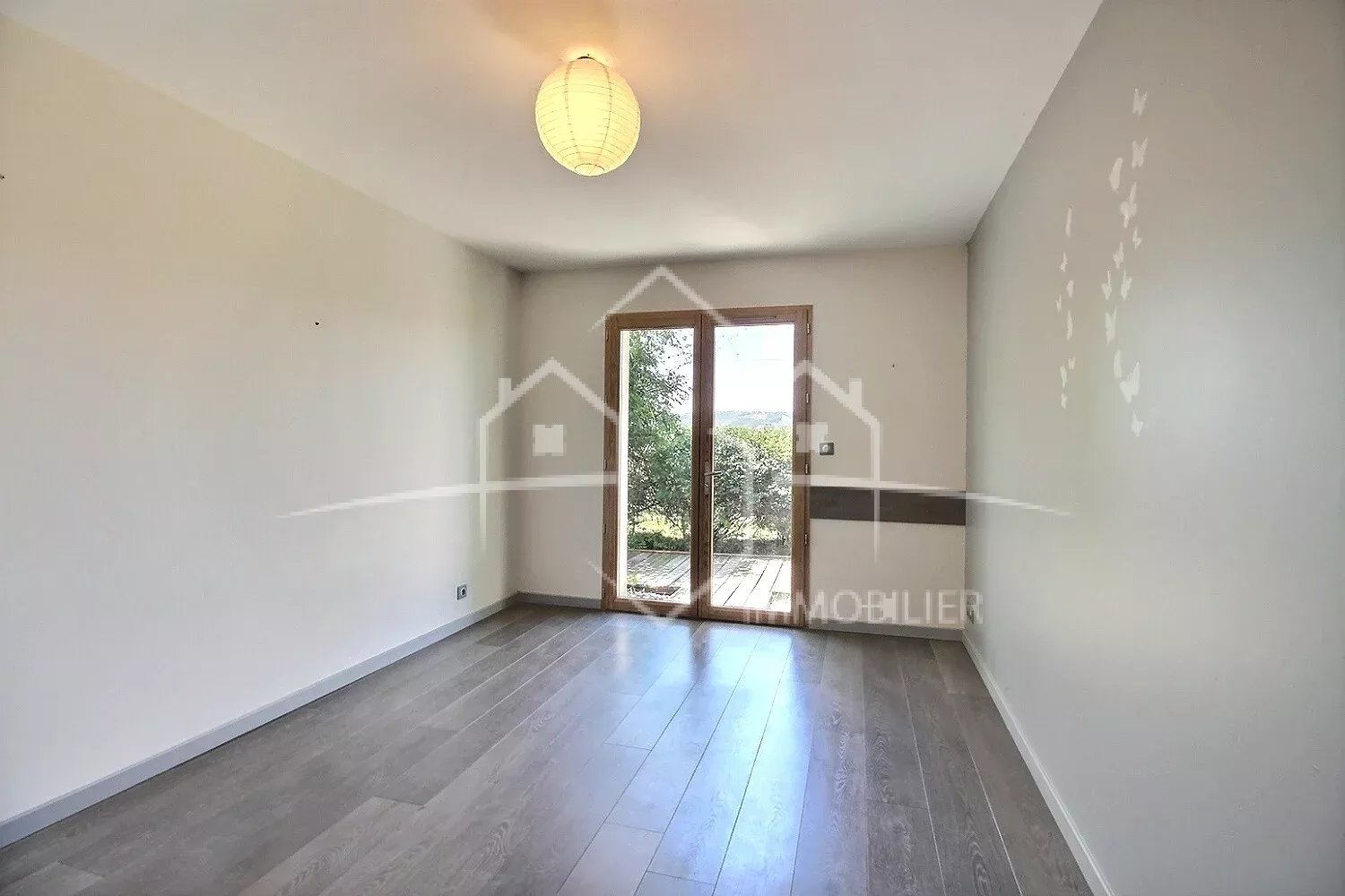 Belle maison 177 m² avec vue dégagée sur l’Ardèche – 5 chambres, piscine et grand terrain