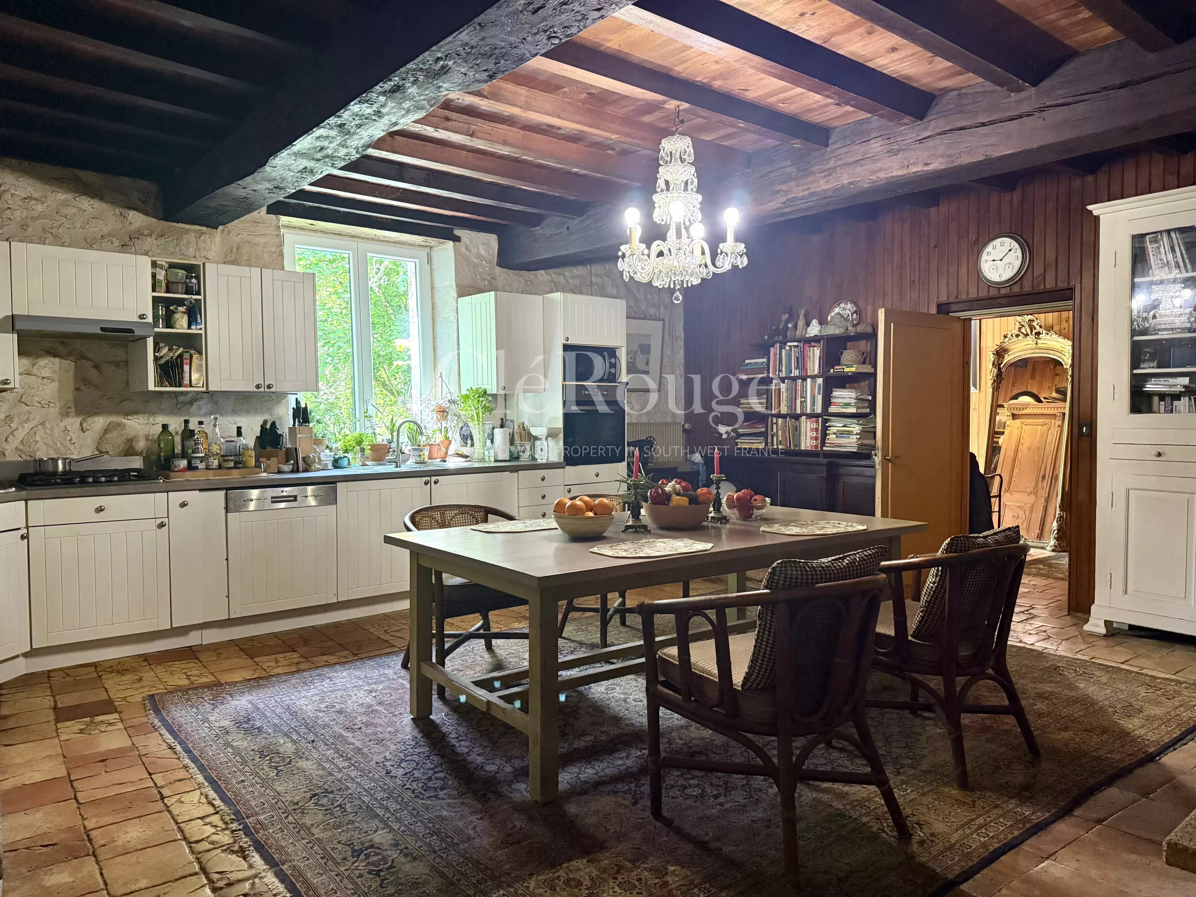 5 minutes from Lauzun - Stone house with barns, pond and park