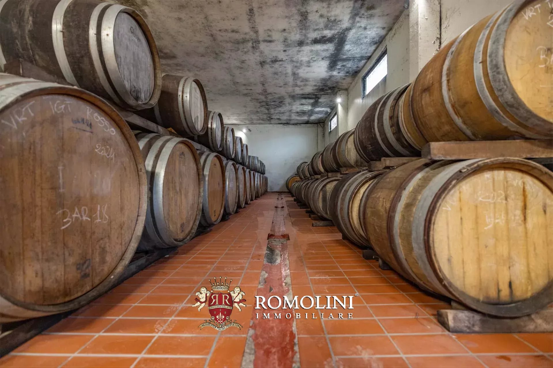 35 Bedroom Vineyard's Image 82