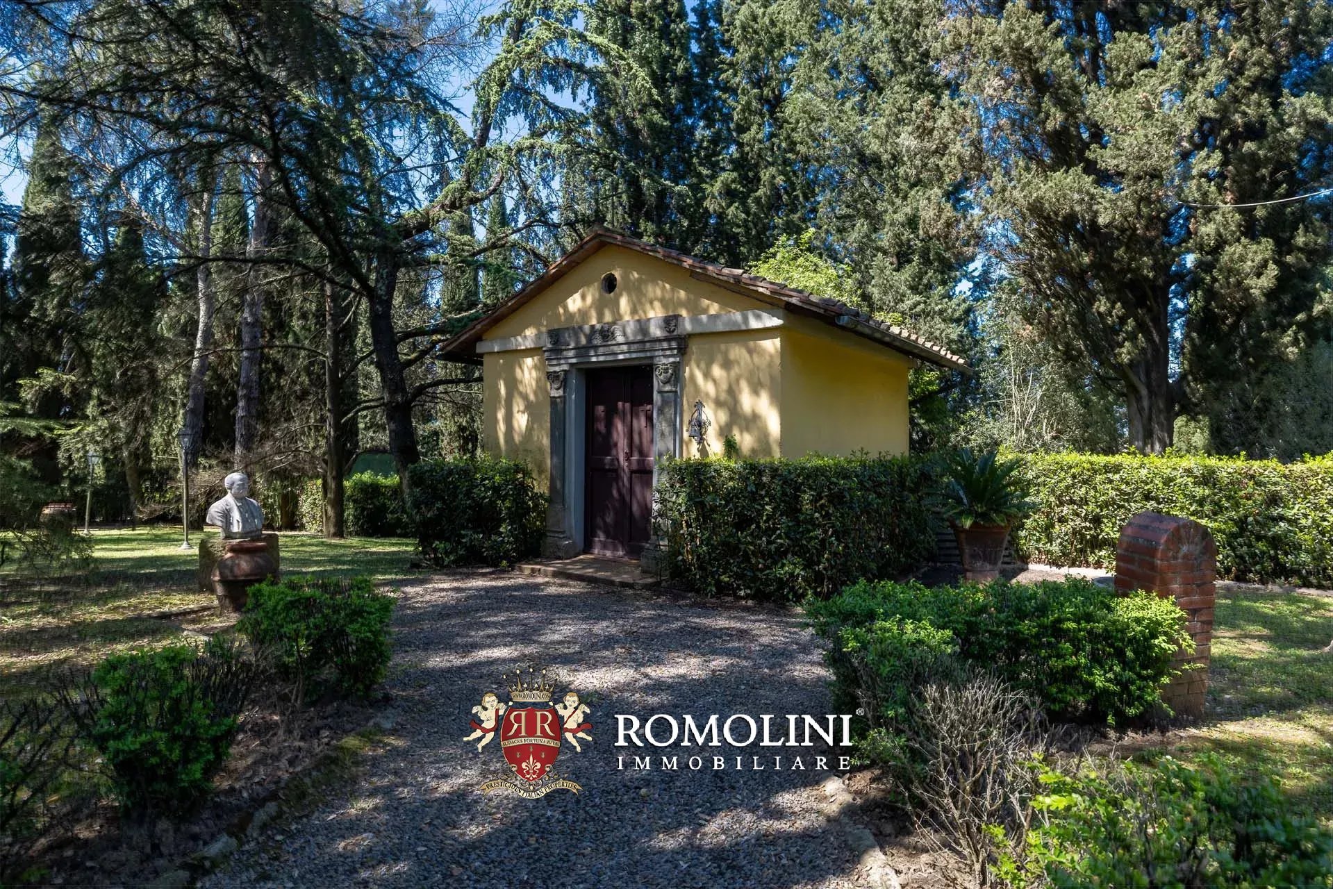 30 Bedroom Vineyard's Image 22