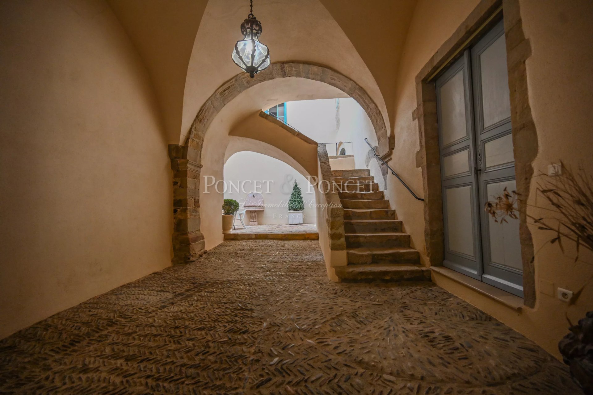 8 Bedroom Chateau's Image 4