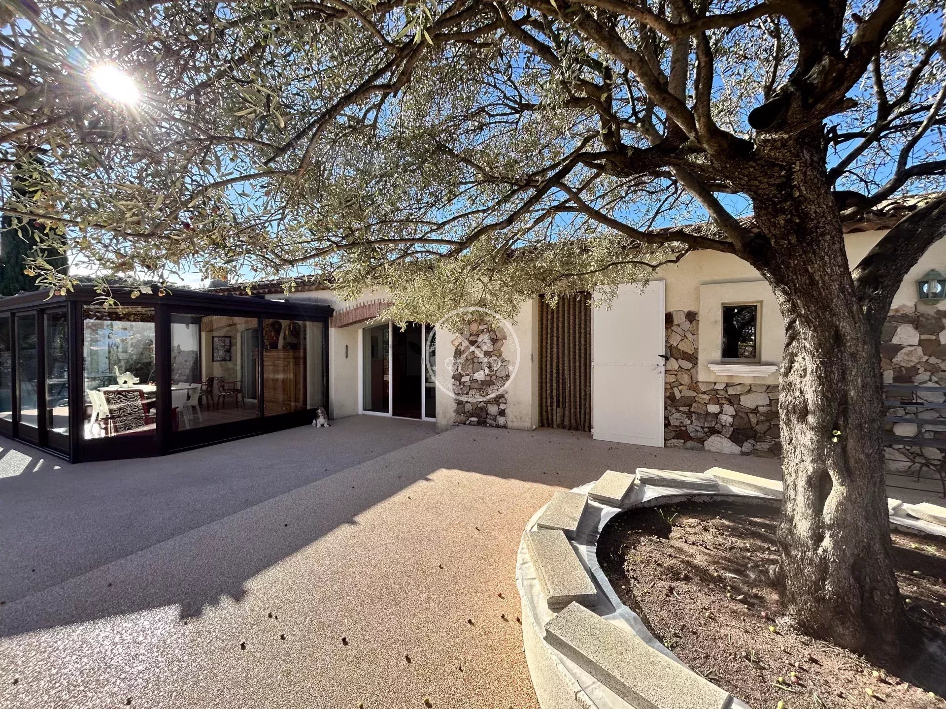 Agence immobilière de 