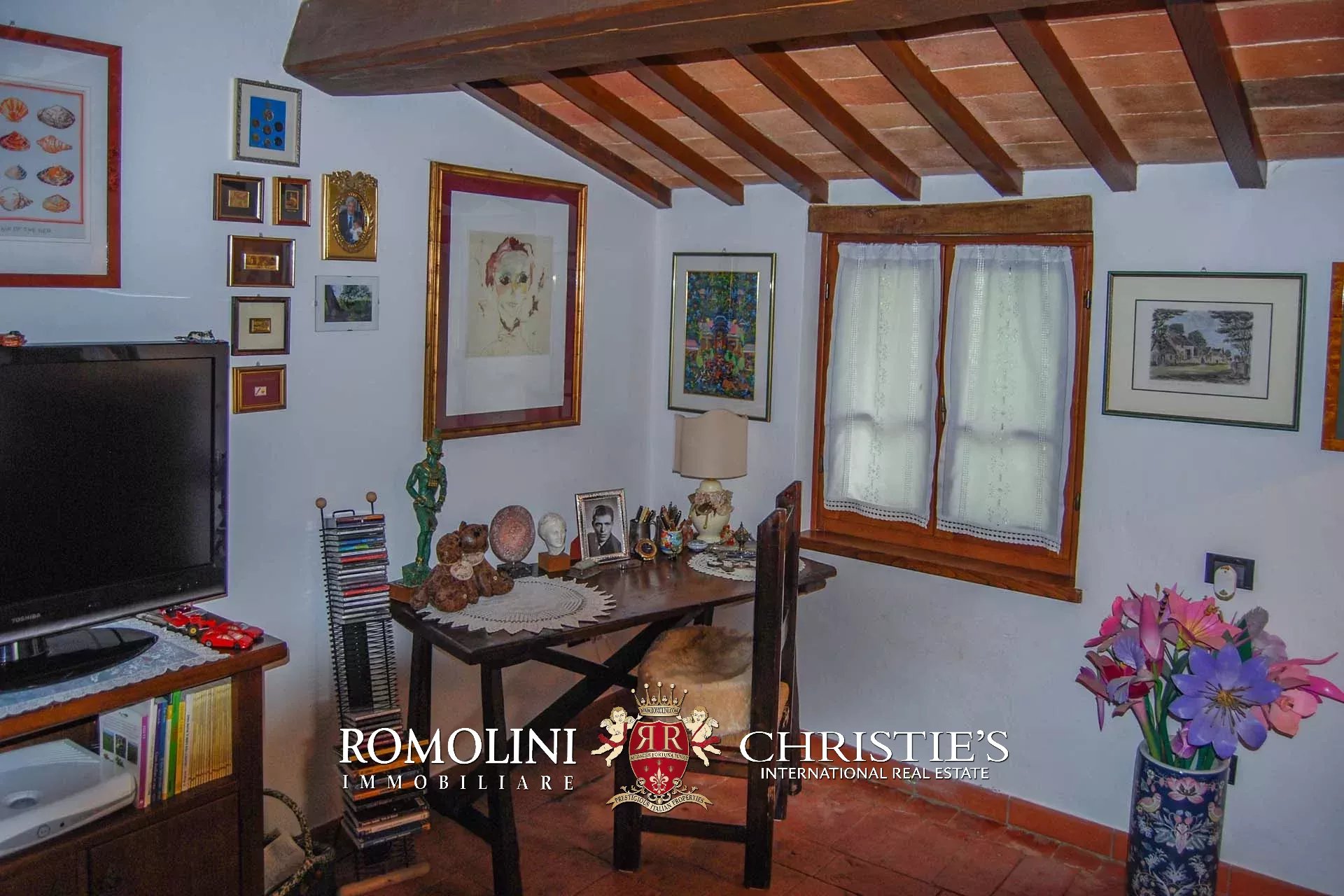 10 Bedroom Villa/Townhouse's Image 39
