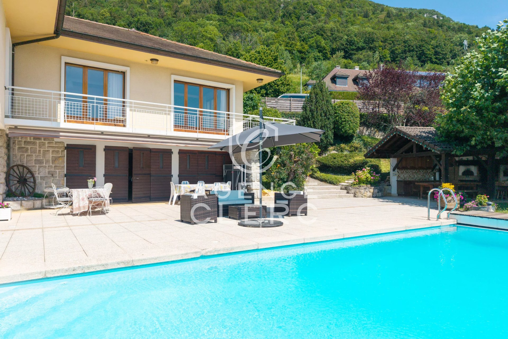 4 Bedroom Villa/Townhouse's Image 3