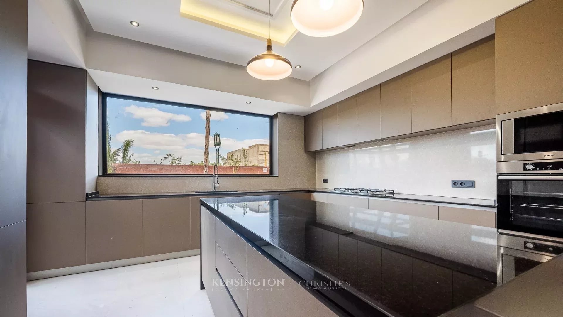 5 Bedroom Villa/Townhouse's Image 12