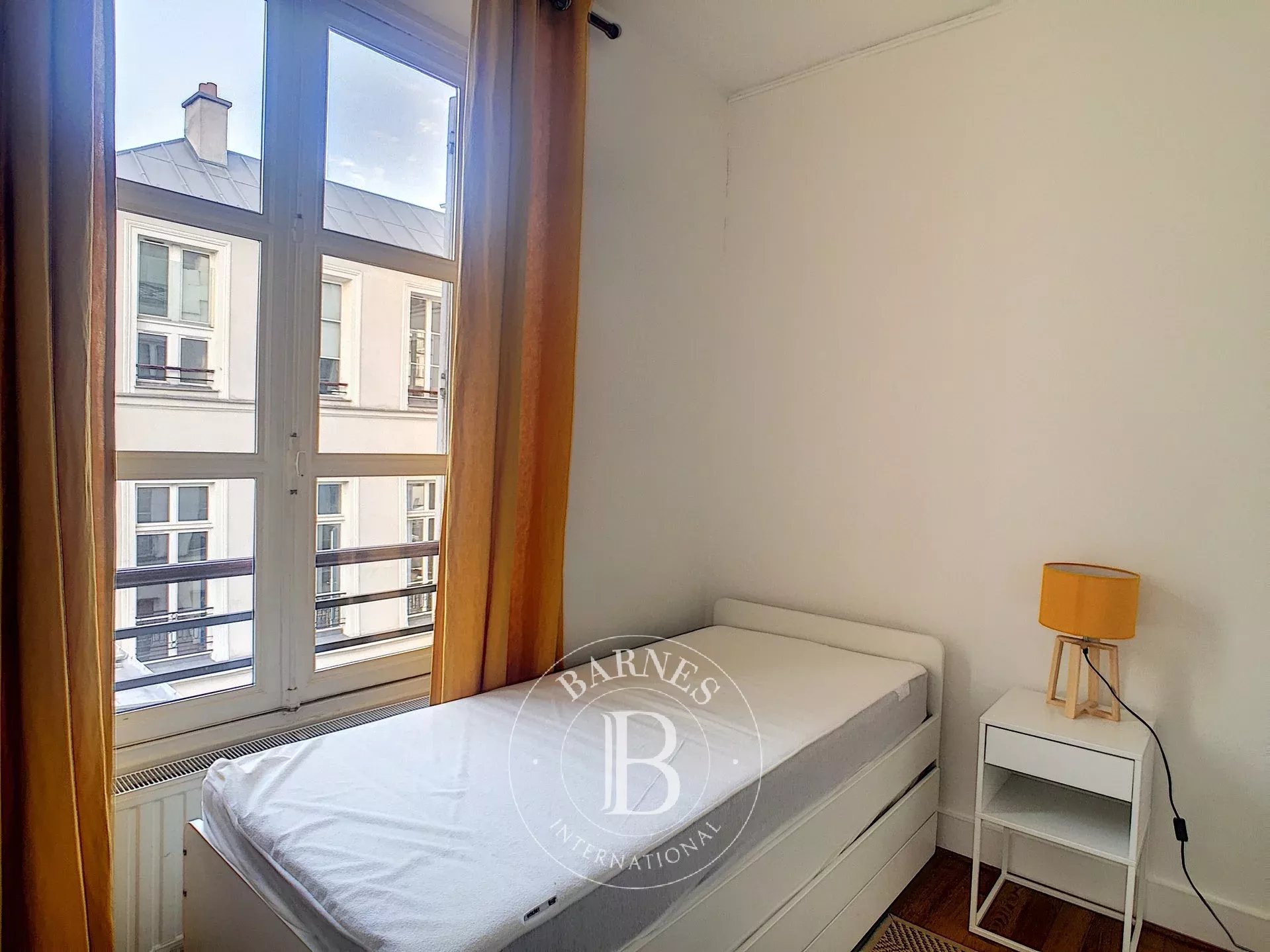 Daire Paris 3ème - picture 8