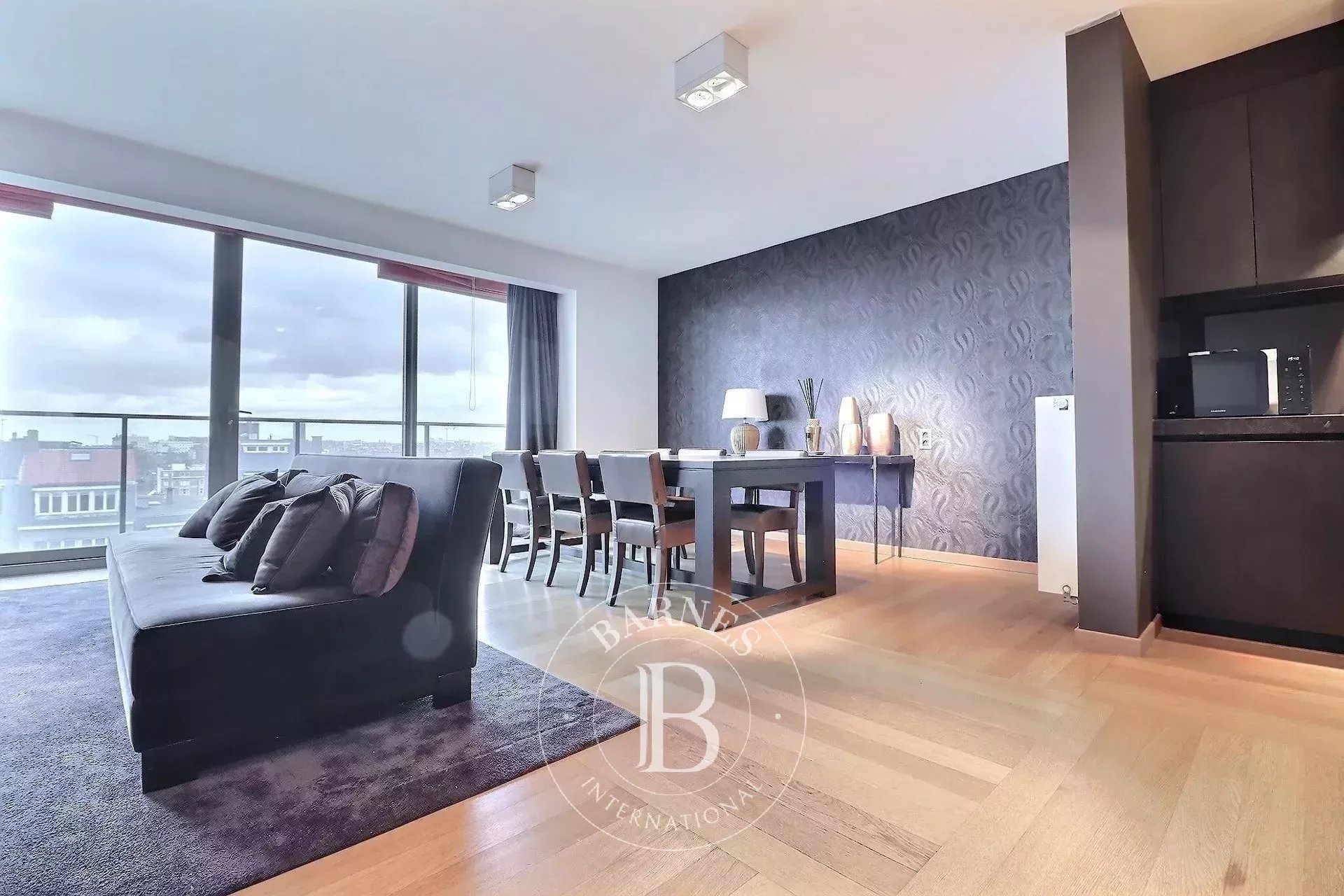 Avenue Louise - Appartement meublé 2ch + terrasse + garage (optionnel)