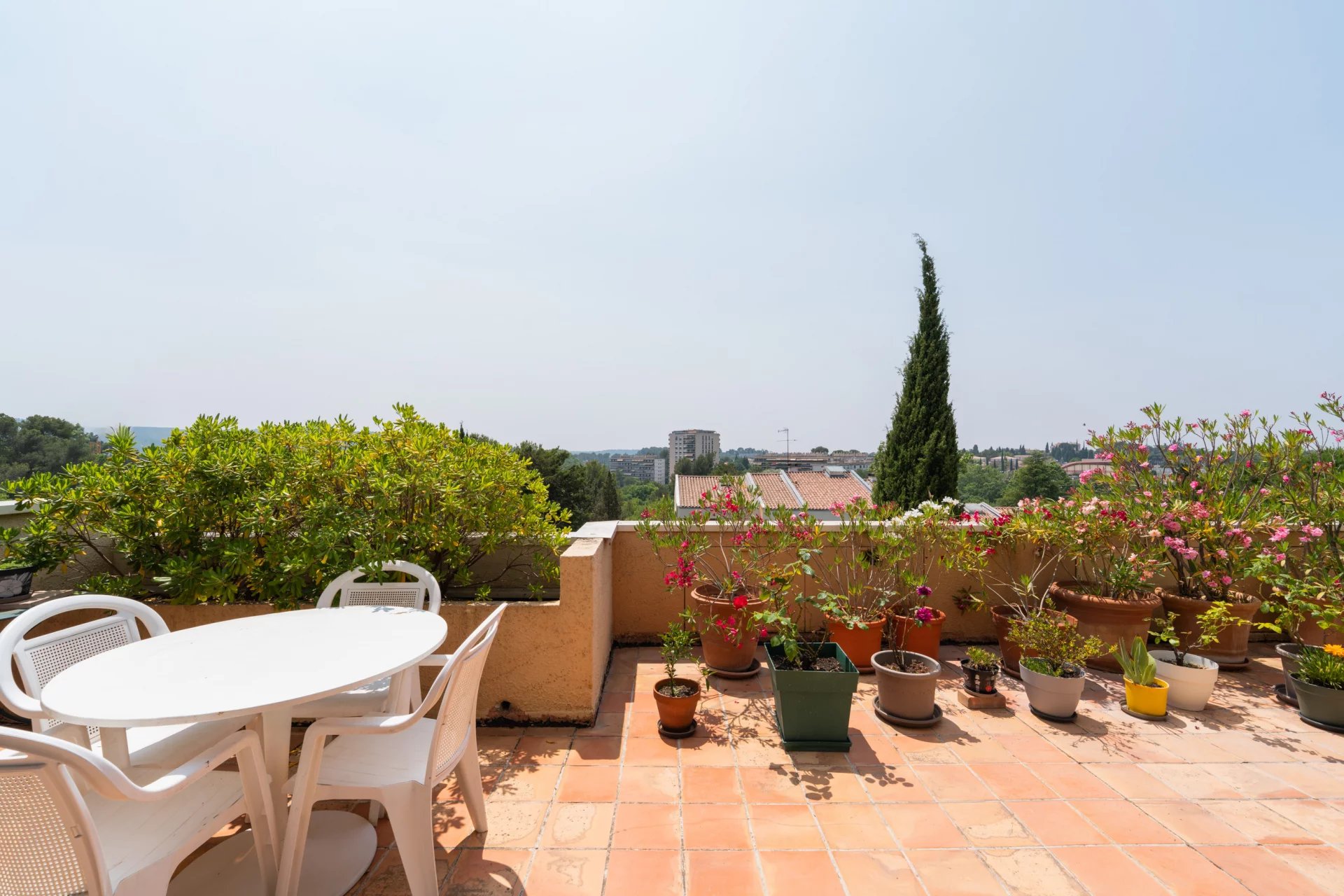 Sale Apartment Aix-en-Provence La Torse