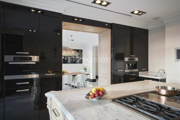 Contemporary Villa for sale in Cannes with panoramic views — photo 6