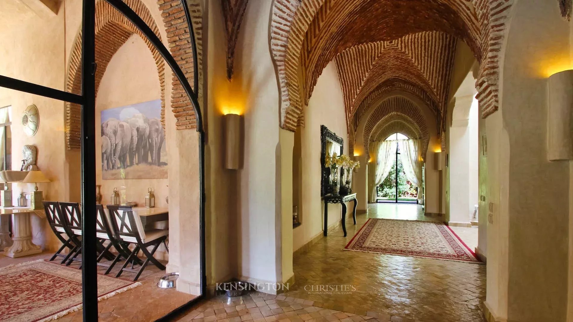 6 Bedroom Villa/Townhouse's Image 21