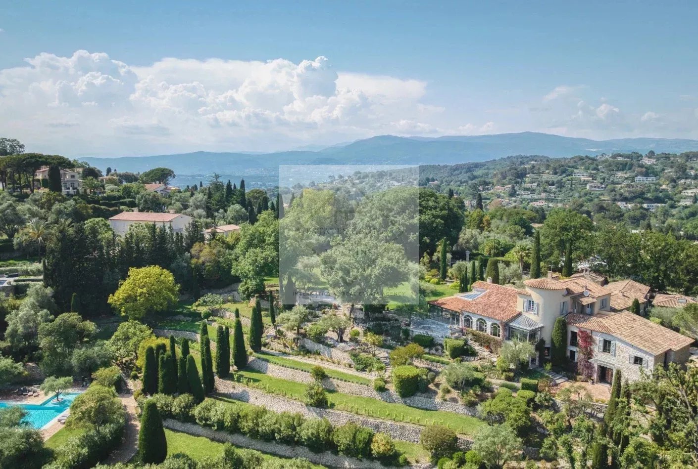 Villa Provençale avec piscine et court de tennis, à pied du village de Mougins — photo 33