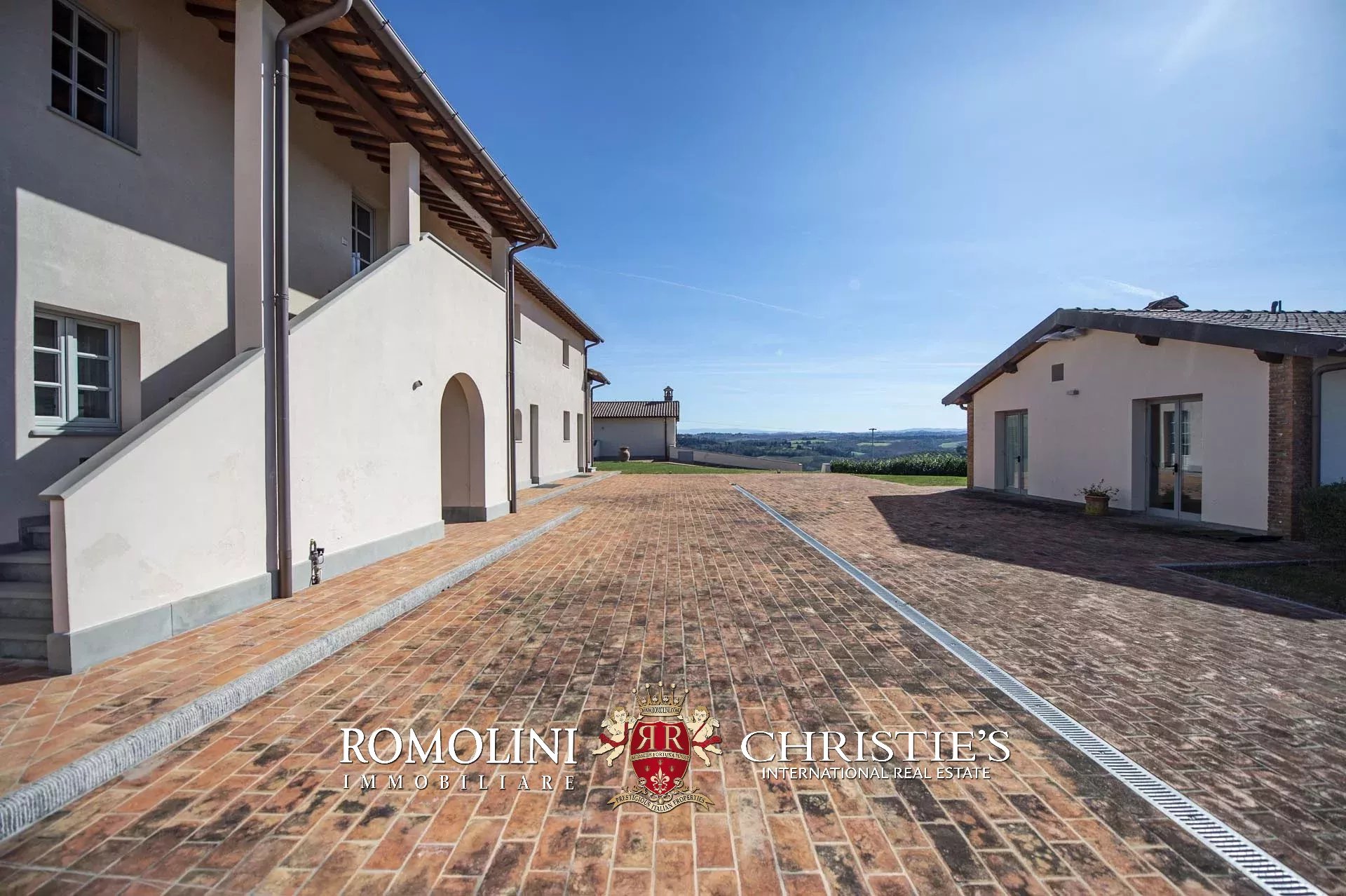 11 Bedroom Vineyard's Image 17
