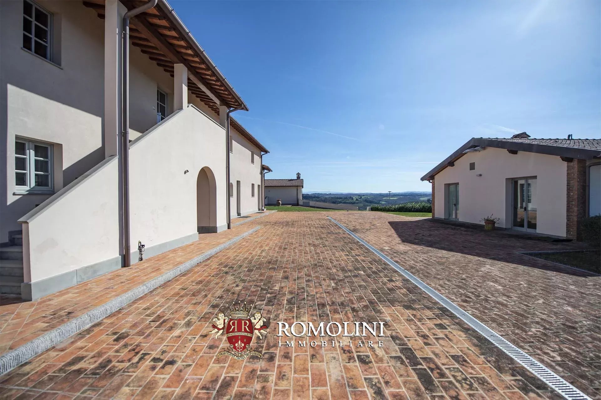 11 Bedroom Vineyard's Image 17