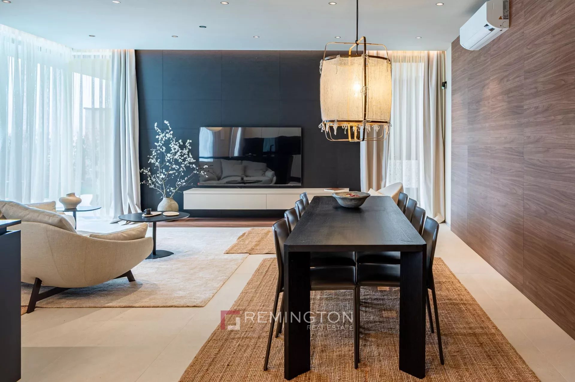 4 Bedroom Villa/Townhouse's Image 5