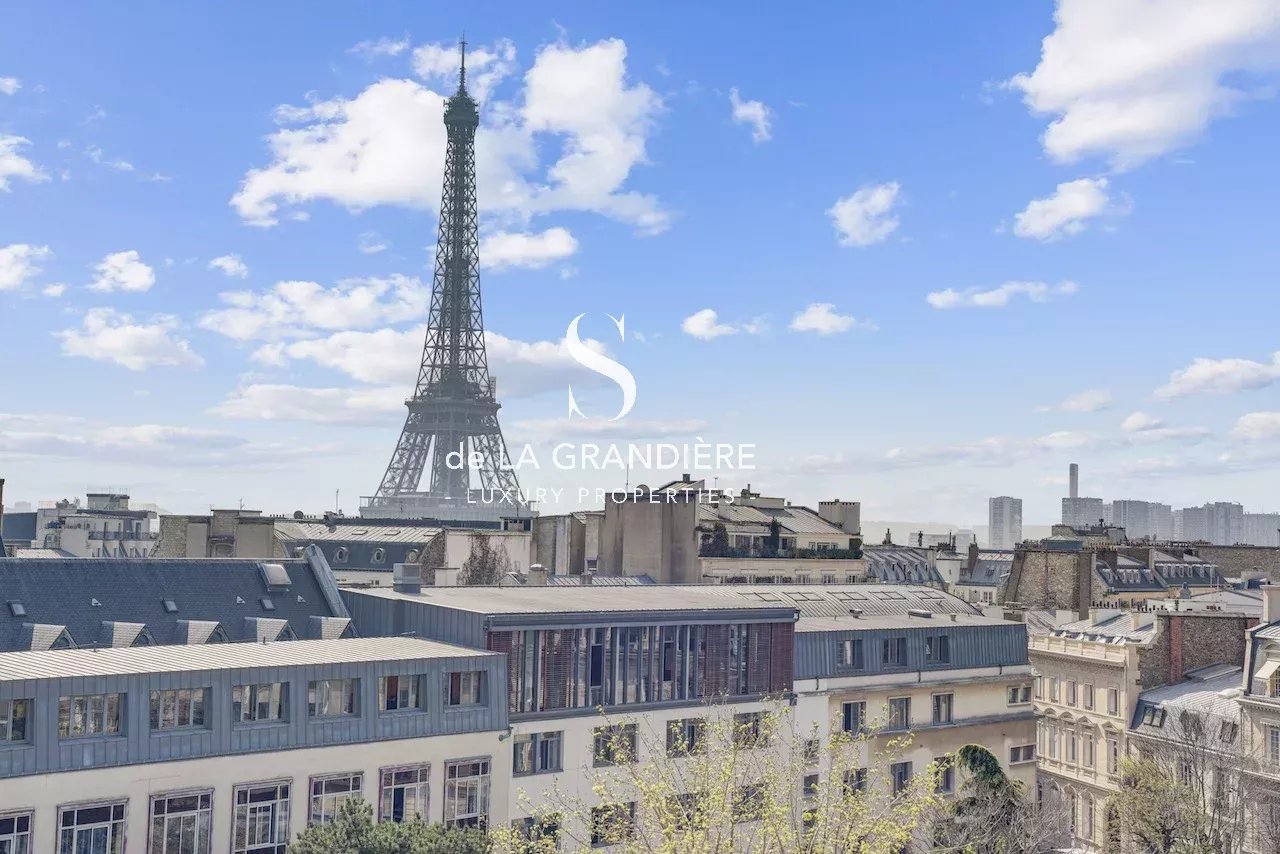 Paris 16ème - Place des Etats Unis - 74m2 au dernier étage