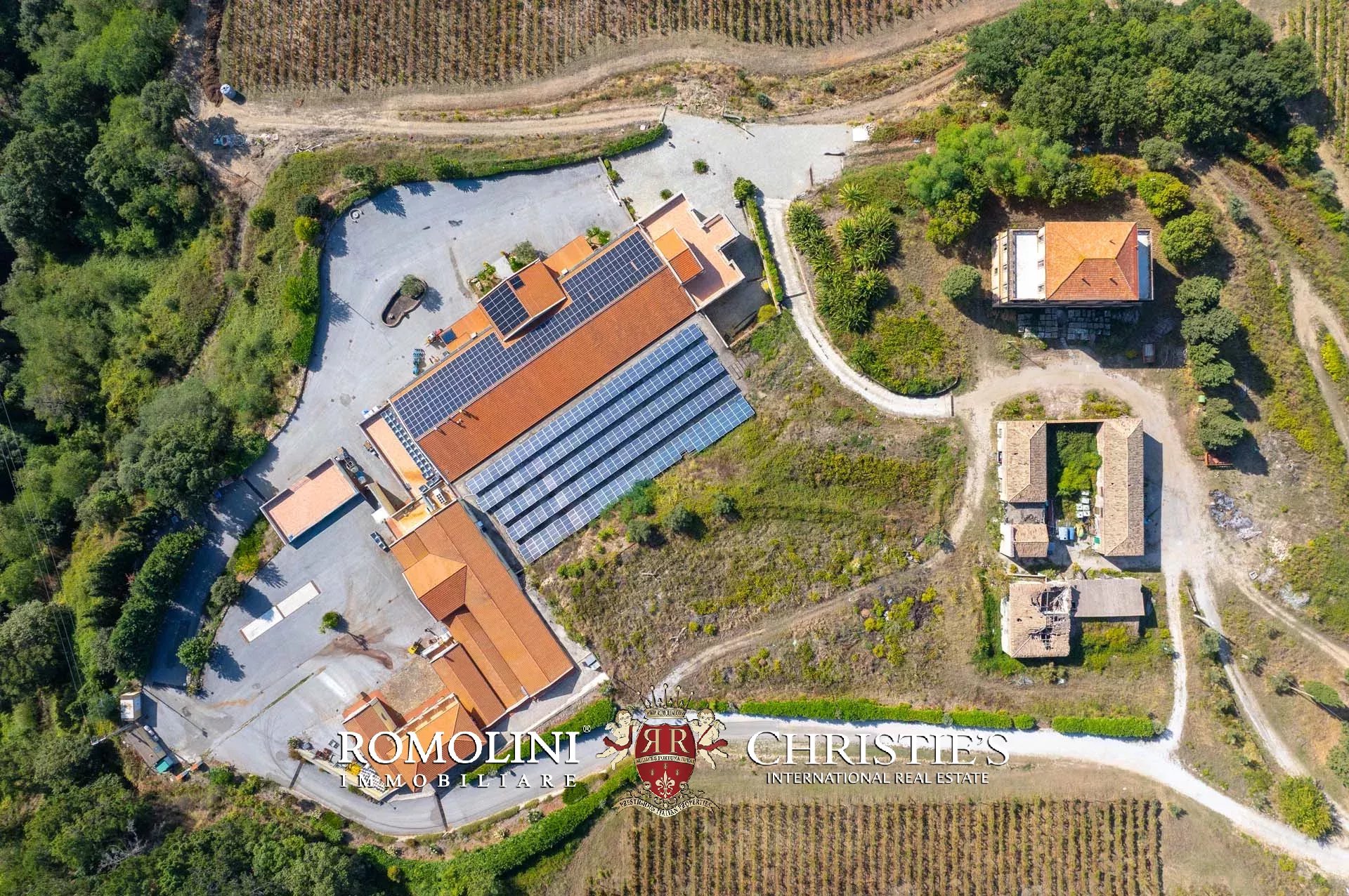 7 Bedroom Villa/Townhouse's Image 9