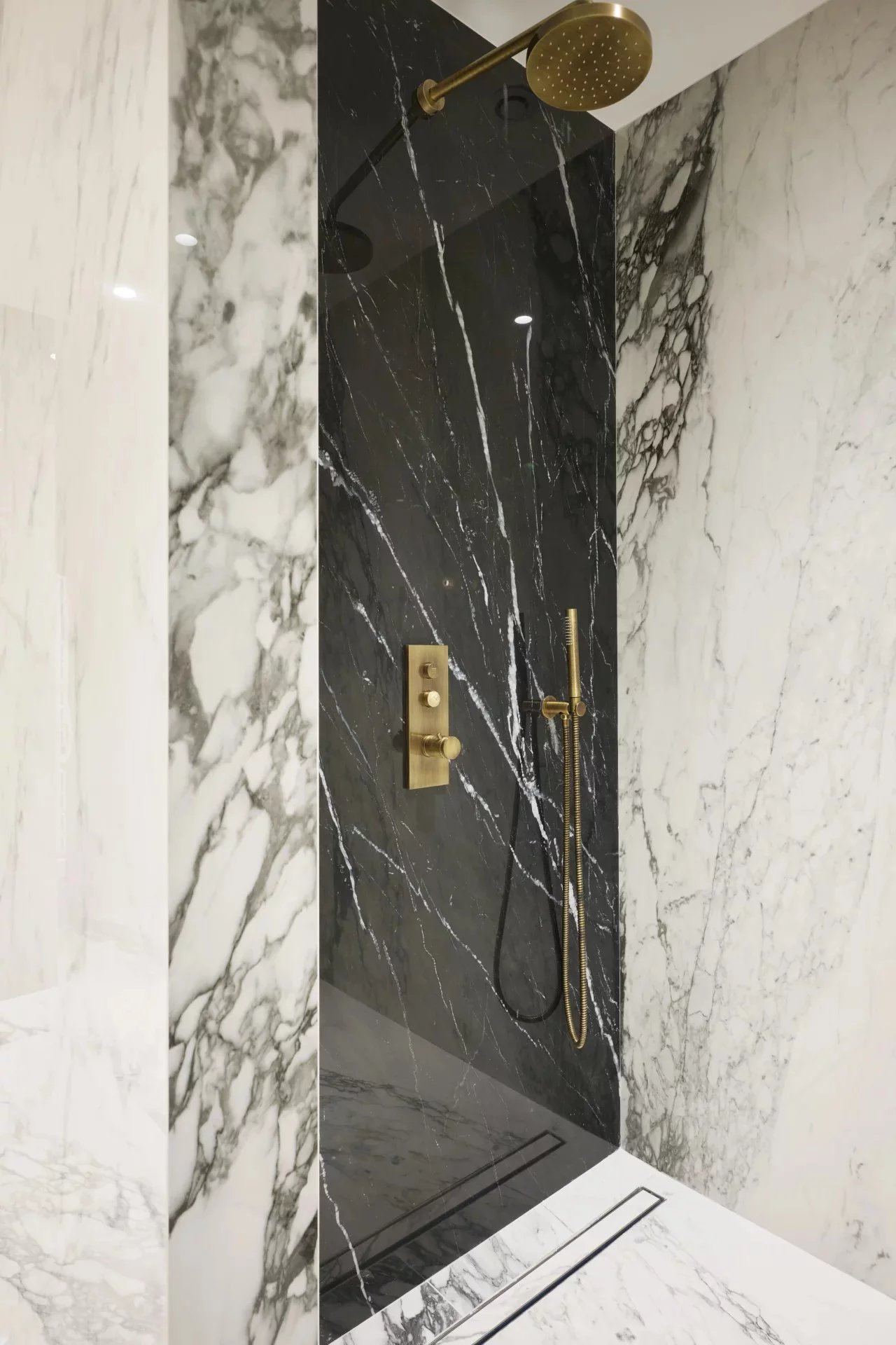 LUXUEUSE VILLA CONTEMPORAINE NEUVE - CAP D'ANTIBES