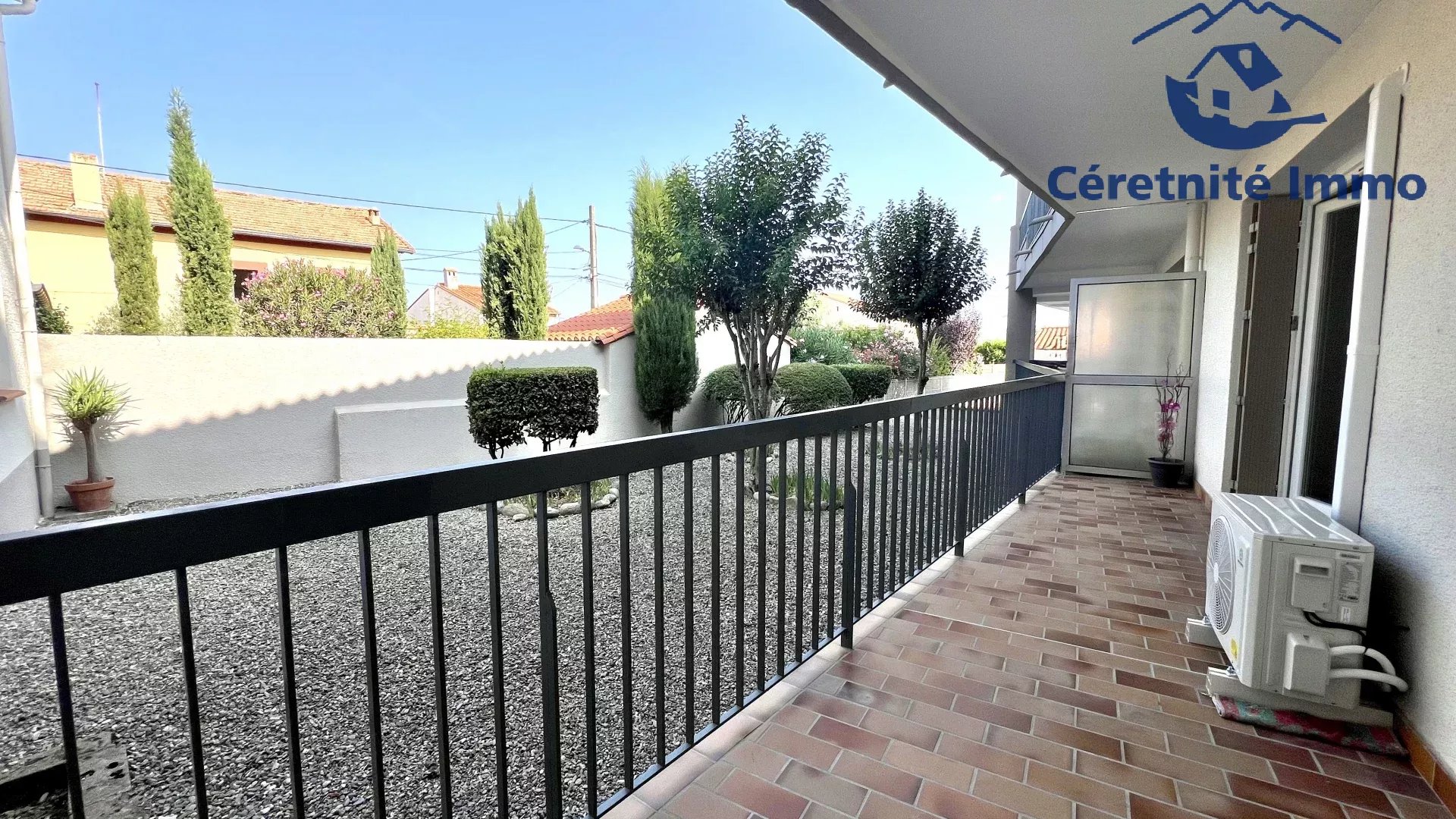 APPART T2 au calme avec terrasse et parking