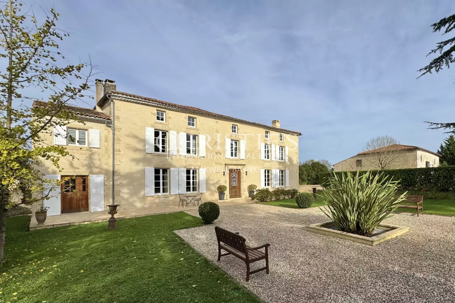 6 Bedroom Villa/Townhouse's Image 40