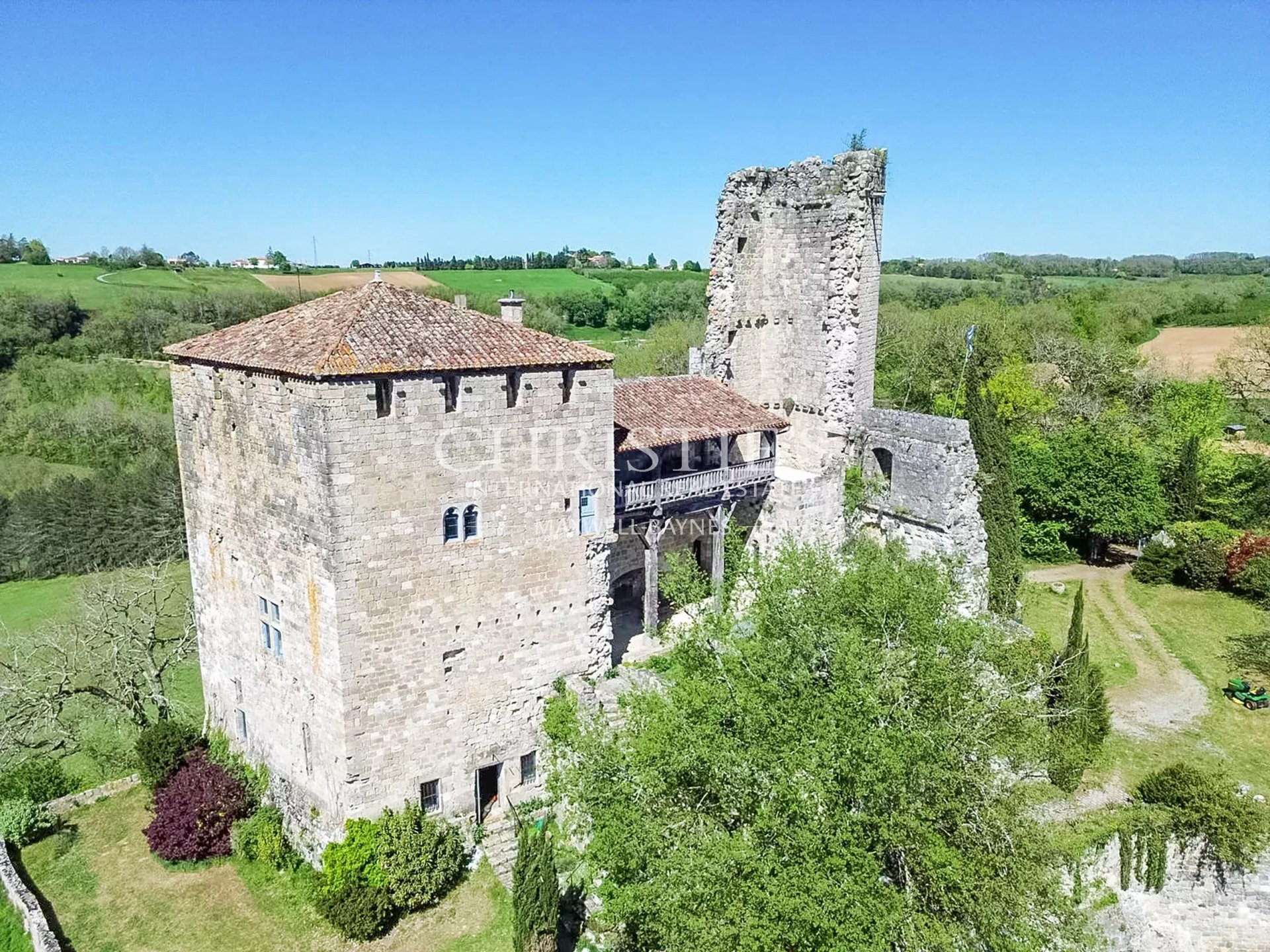 7 Bedroom Chateau's Image 24