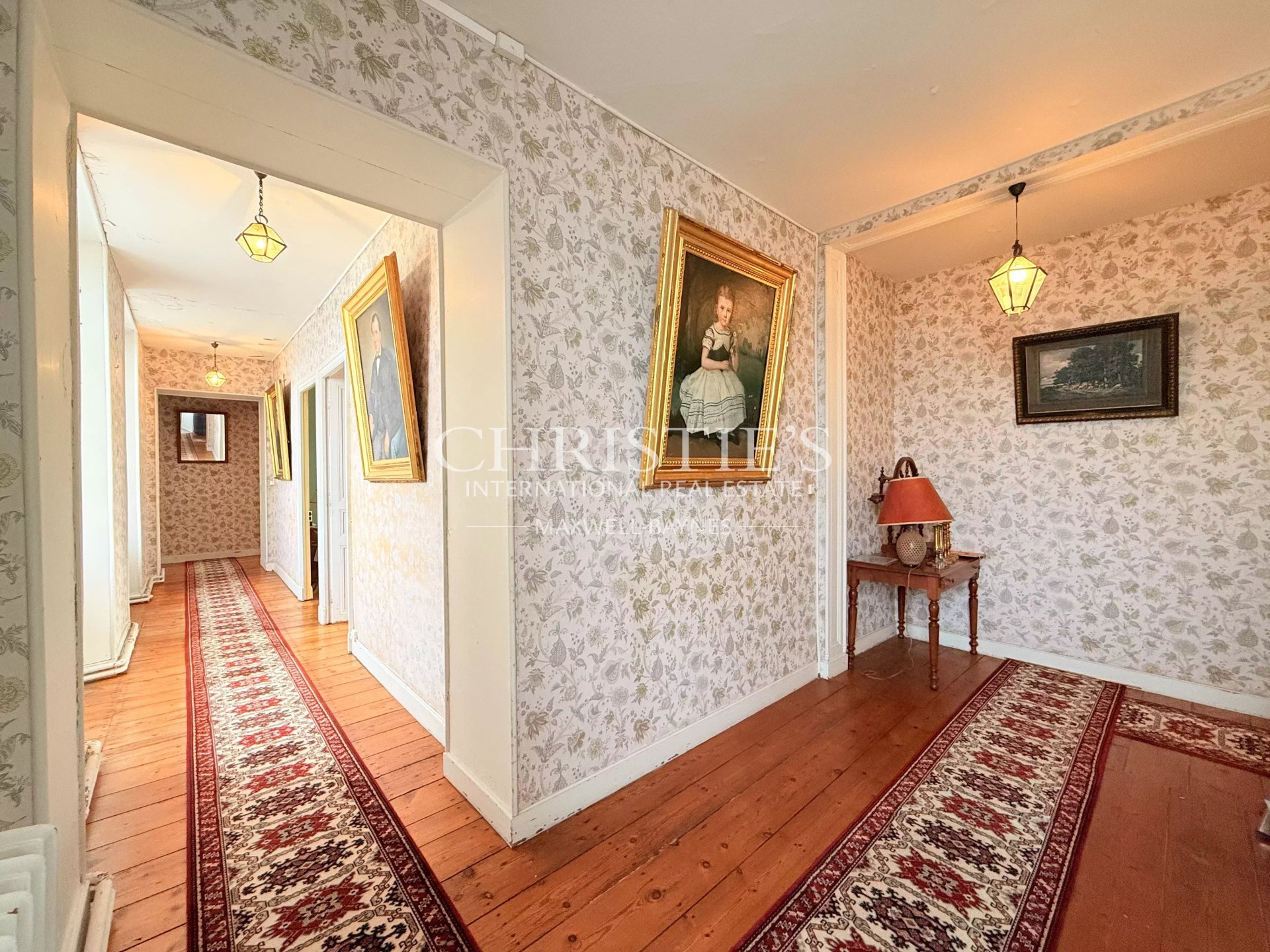 10 Bedroom Villa/Townhouse's Image 20