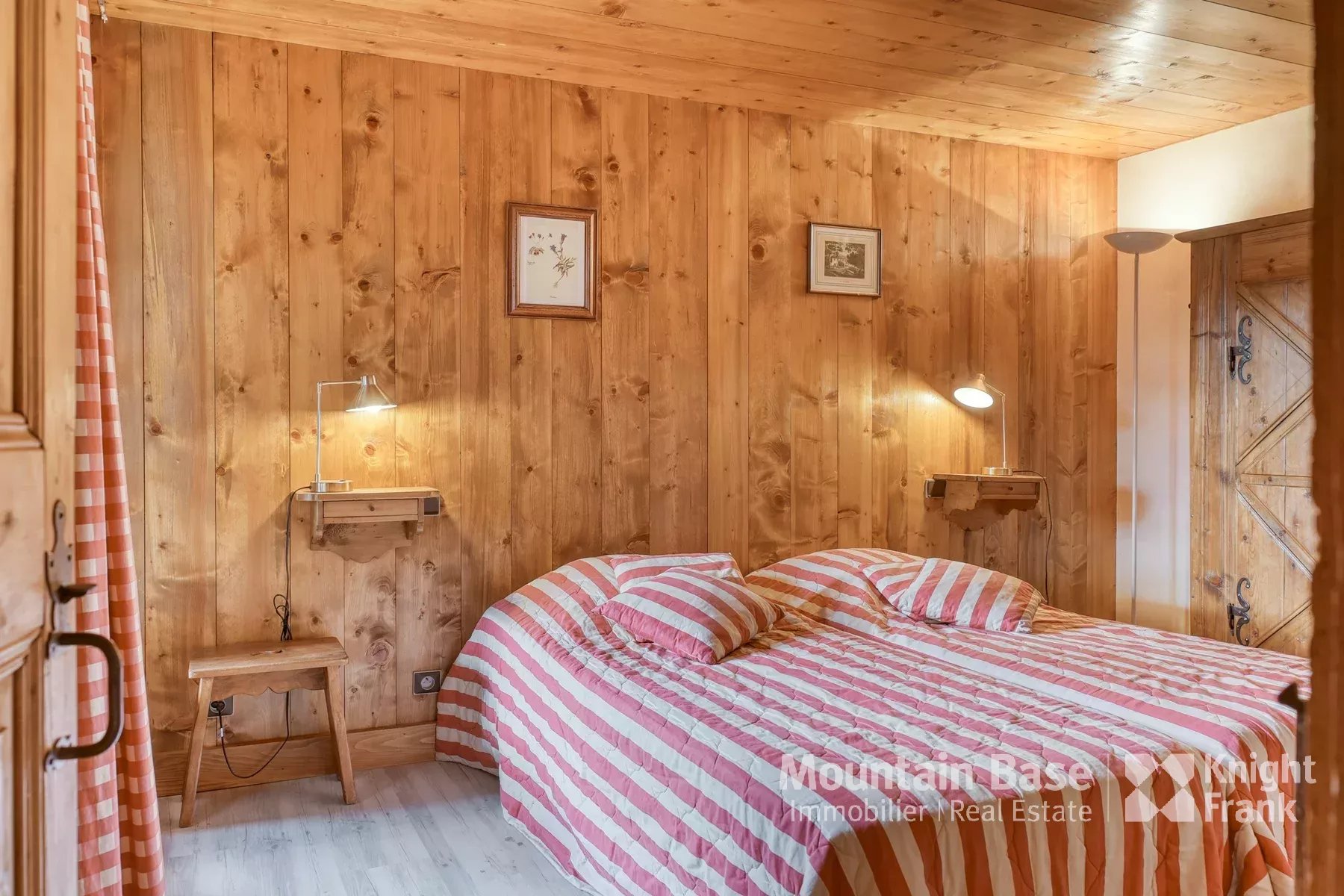 Photo of A beautiful, traditional 4-bedroom family chalet in Jaillet, Megève