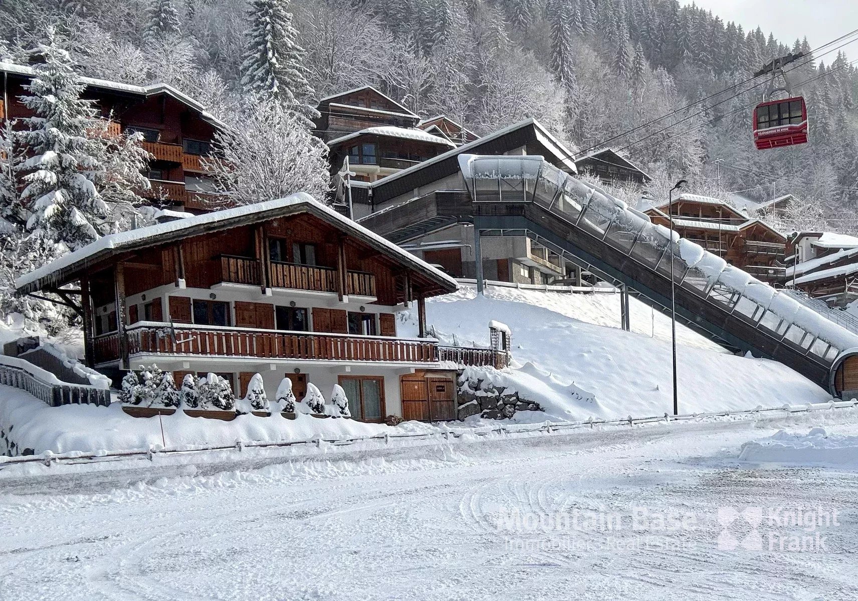 Photo of 5-bedroom chalet right next to the ski lift in Morzine