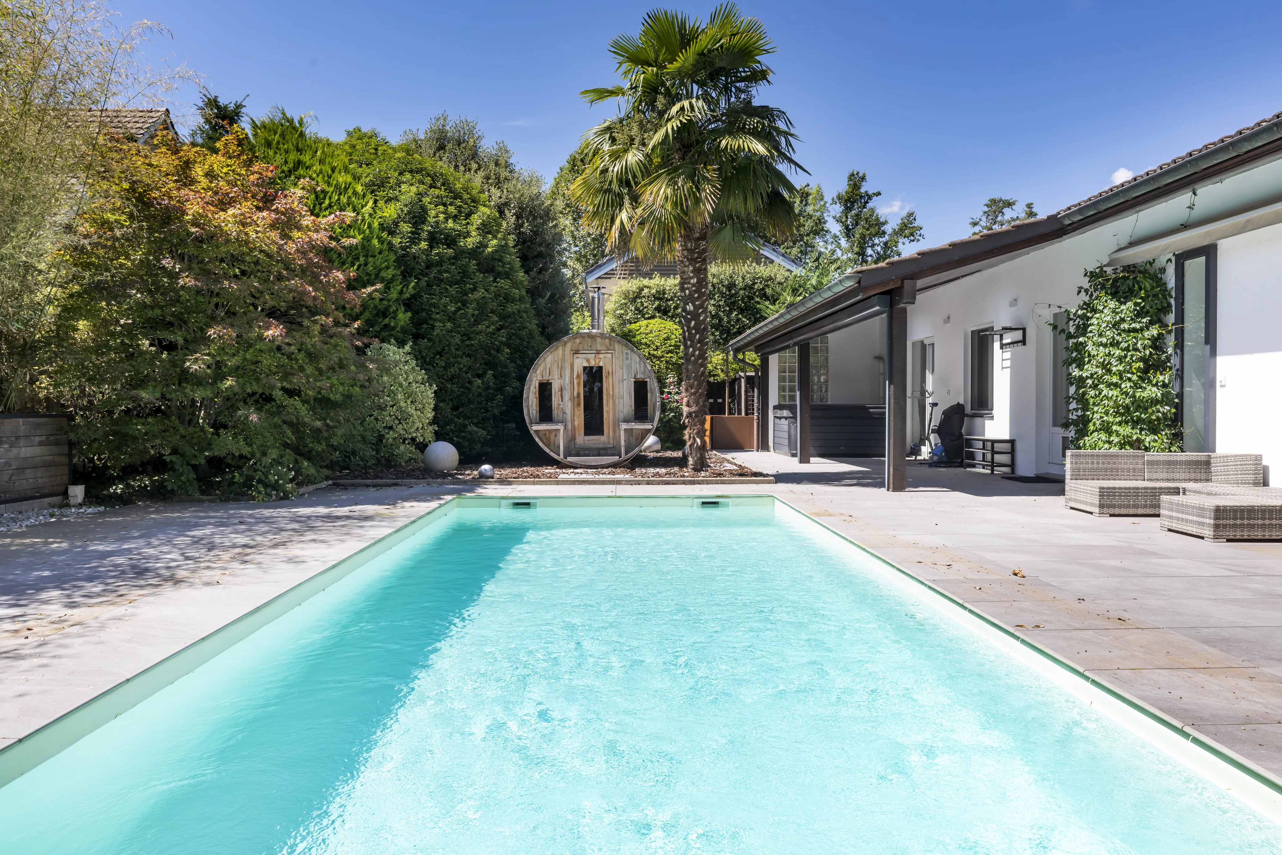 Superbe villa rénovée avec piscine