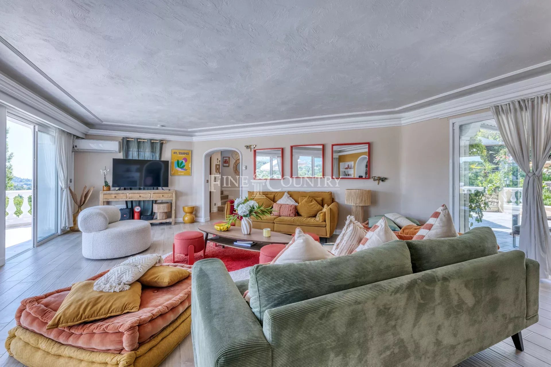 Photo of For sale  Villa in Valbonne - Panoramic view