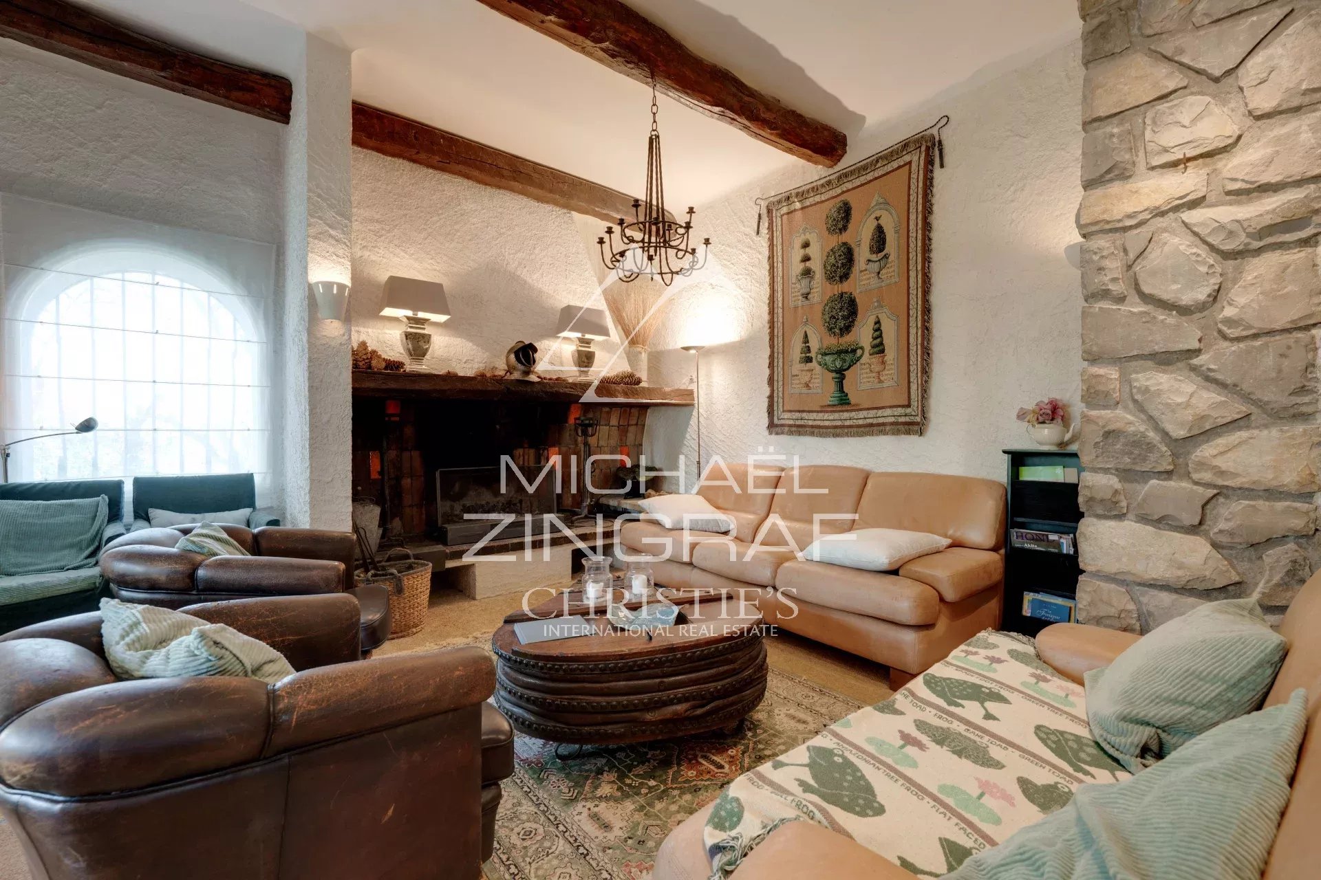 11 Bedroom Villa/Townhouse's Image 6
