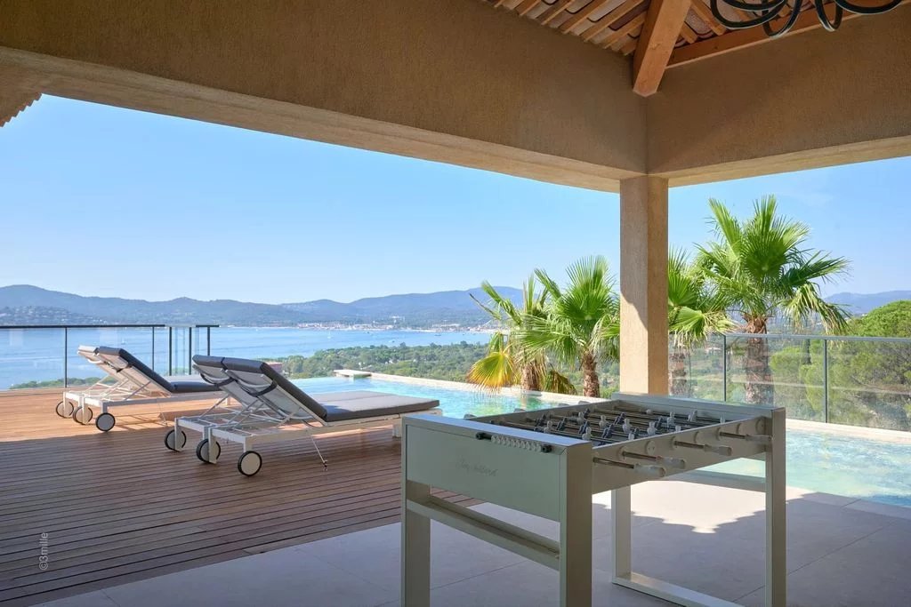 Exceptional villa with breathtaking views of the Bay of Saint-Tropez
