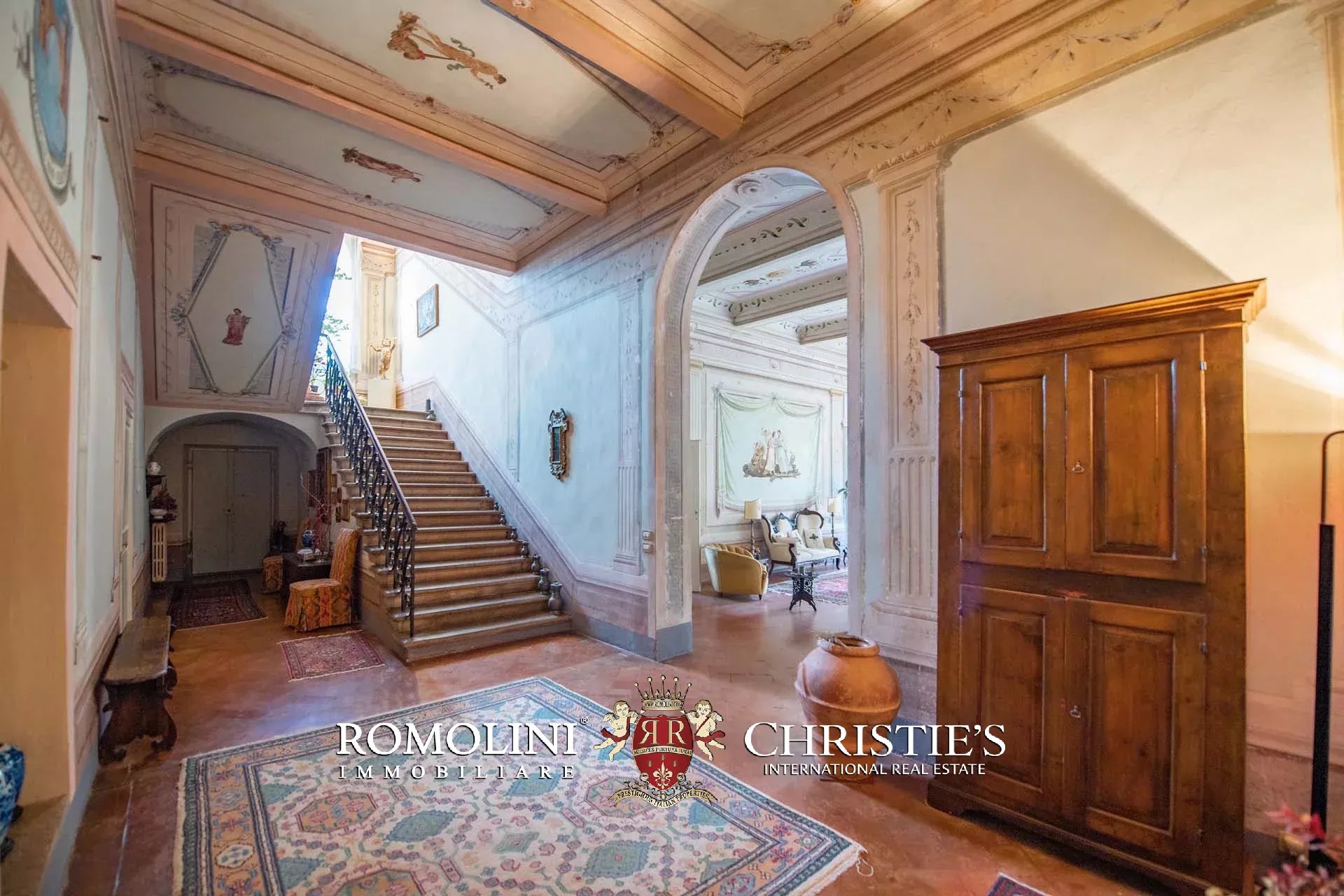 LUXURY PERIOD VILLA FOR SALE NEAR PISA, TUSCANY