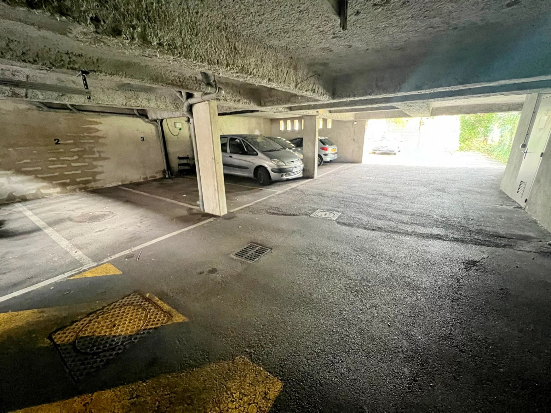 A SAISIR ! F2 - balcon - Parking