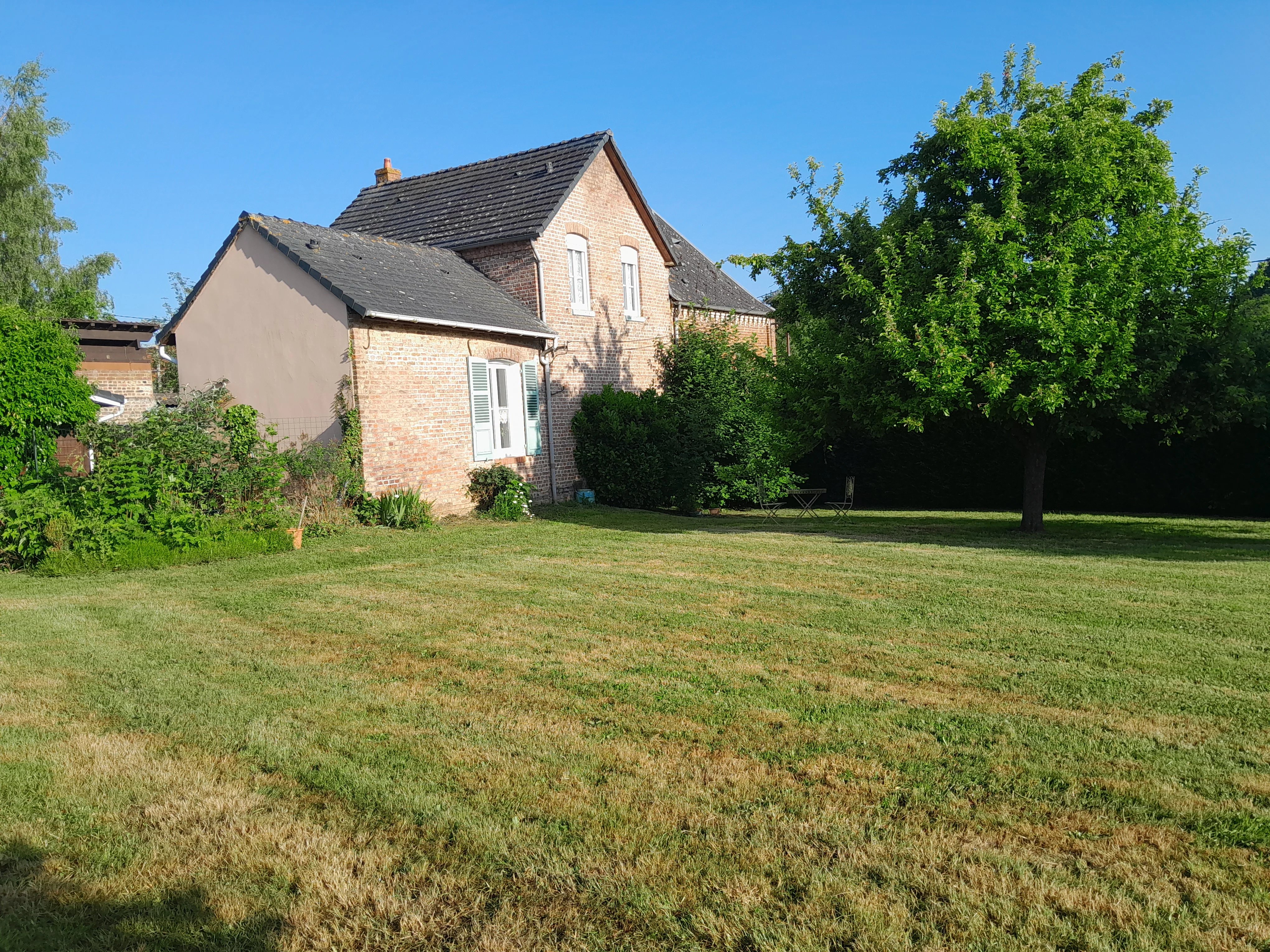 EXCLUSIVITÉ – MAISON DE PAYS SUR MAGNIFIQUE JARDIN DE 1 600 M² – 3 CHAMBRES — photo 11