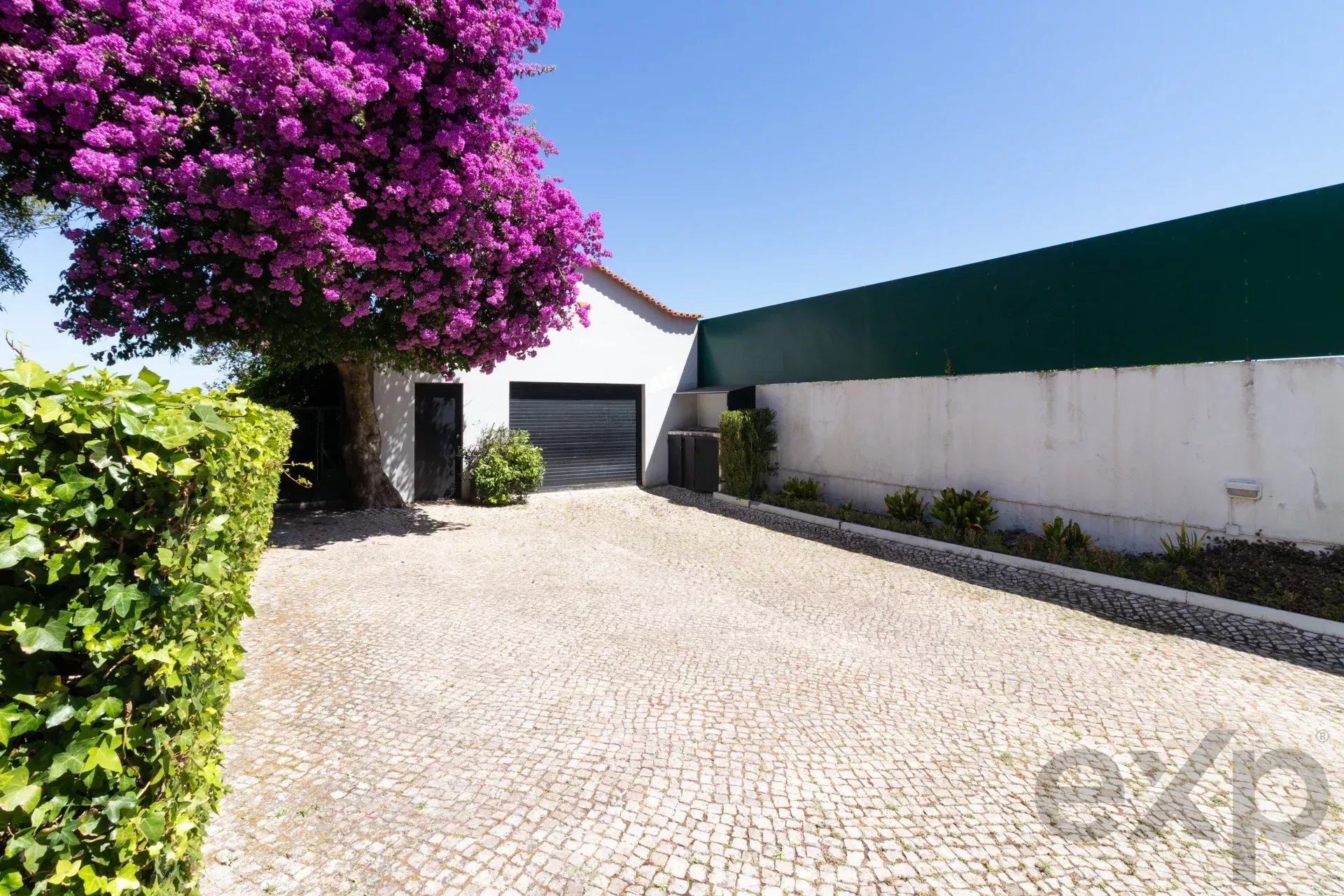 A 1909 Masterpiece: The Crown of Lisbon’s Hills 86119022 image 11