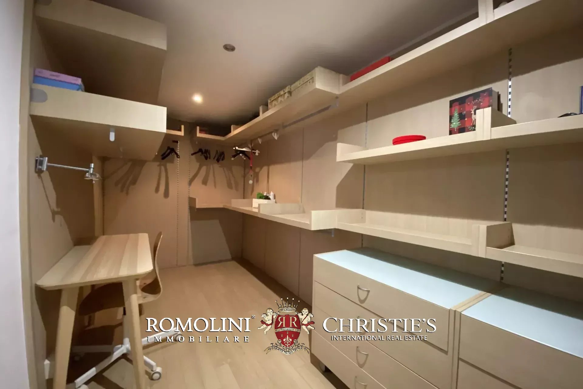 3 Bedroom Villa/Townhouse's Image 36