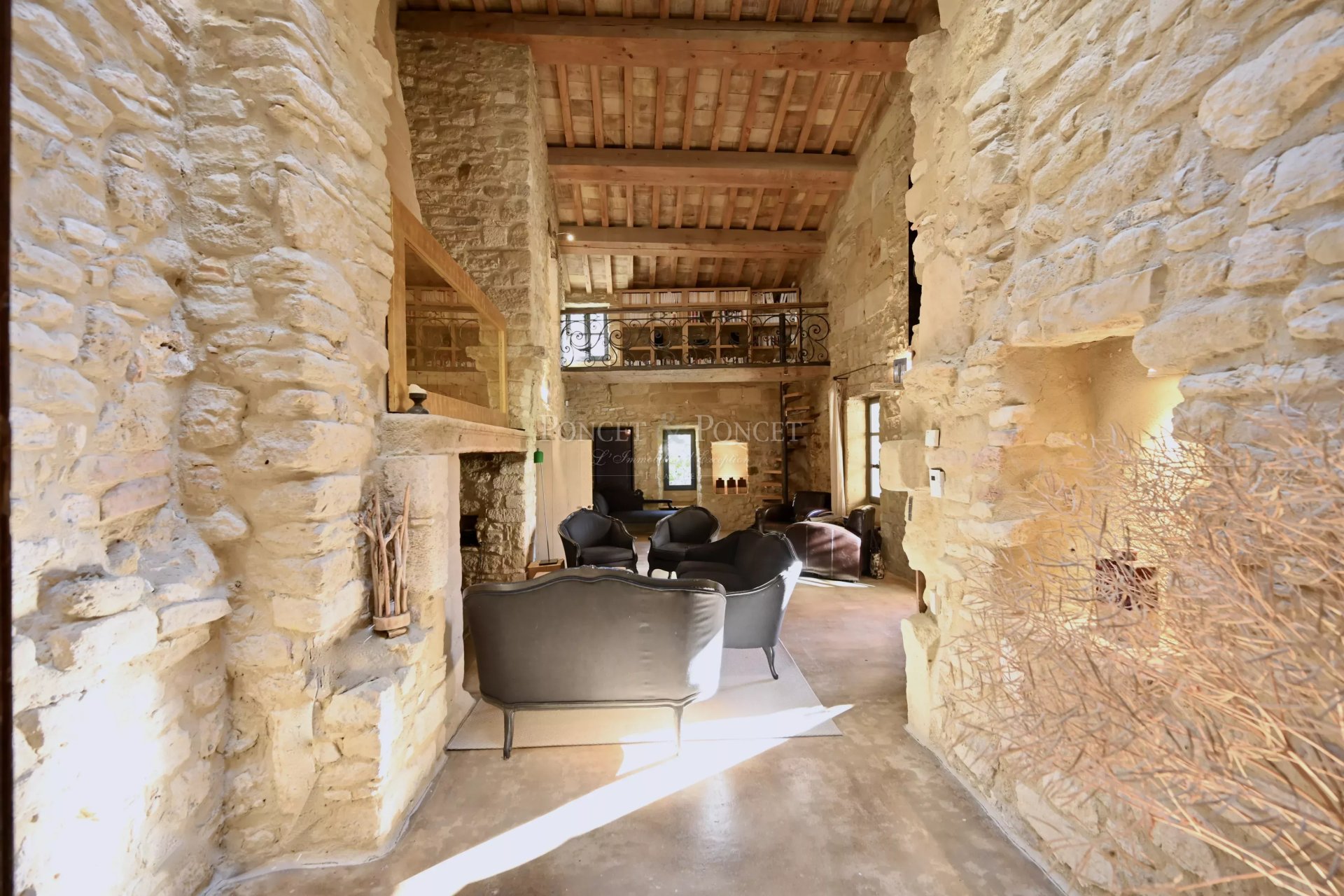 7 Bedroom Villa/Townhouse's Image 4