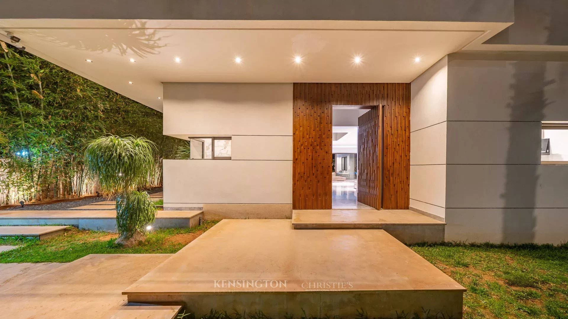 5 Bedroom Villa/Townhouse's Image 8