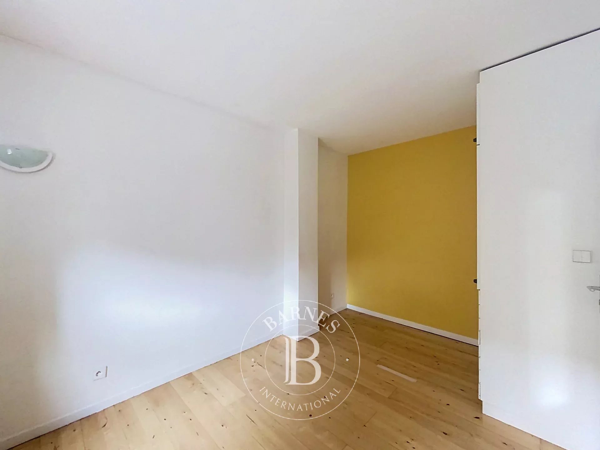 Courbevoie  - Maison 9 Pi&egrave;ces 5 Chambres - picture 12