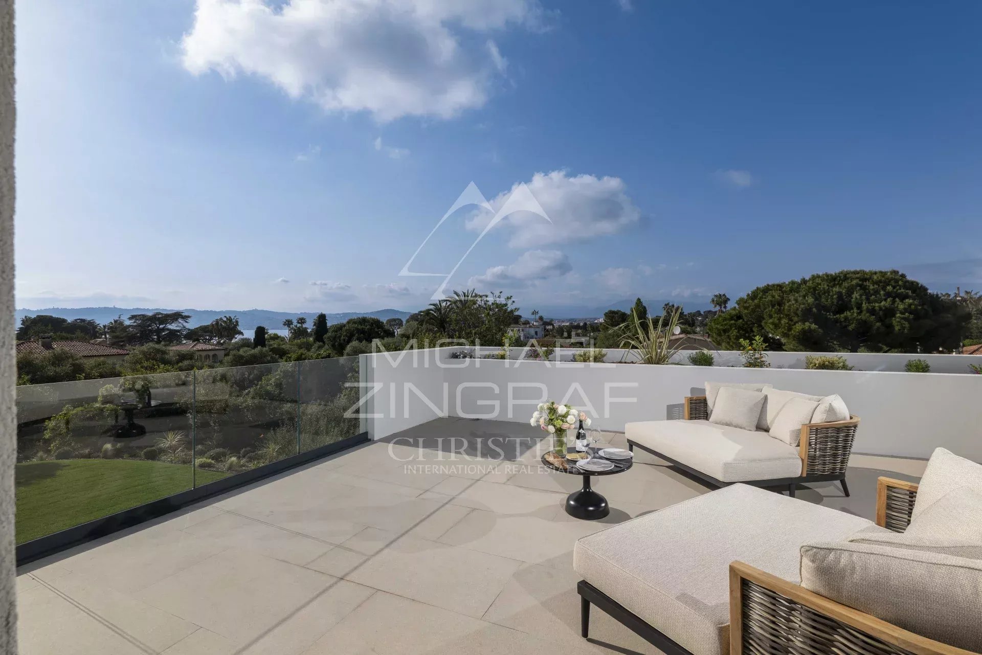 8 Bedroom Villa/Townhouse's Image 9