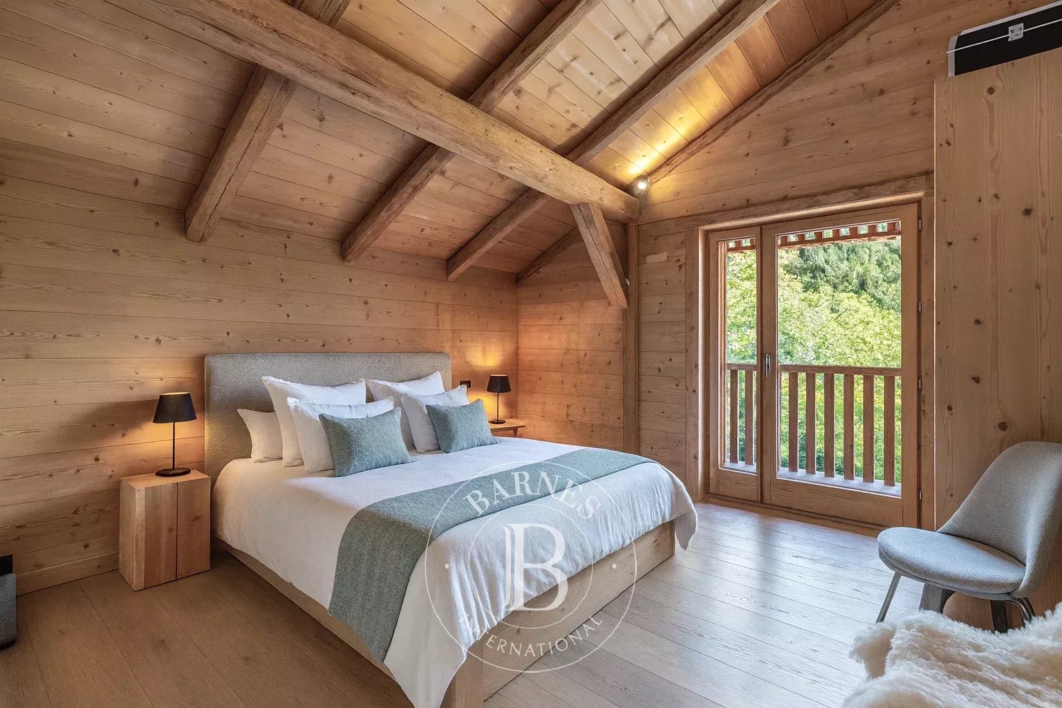 Daire Combloux - picture 11