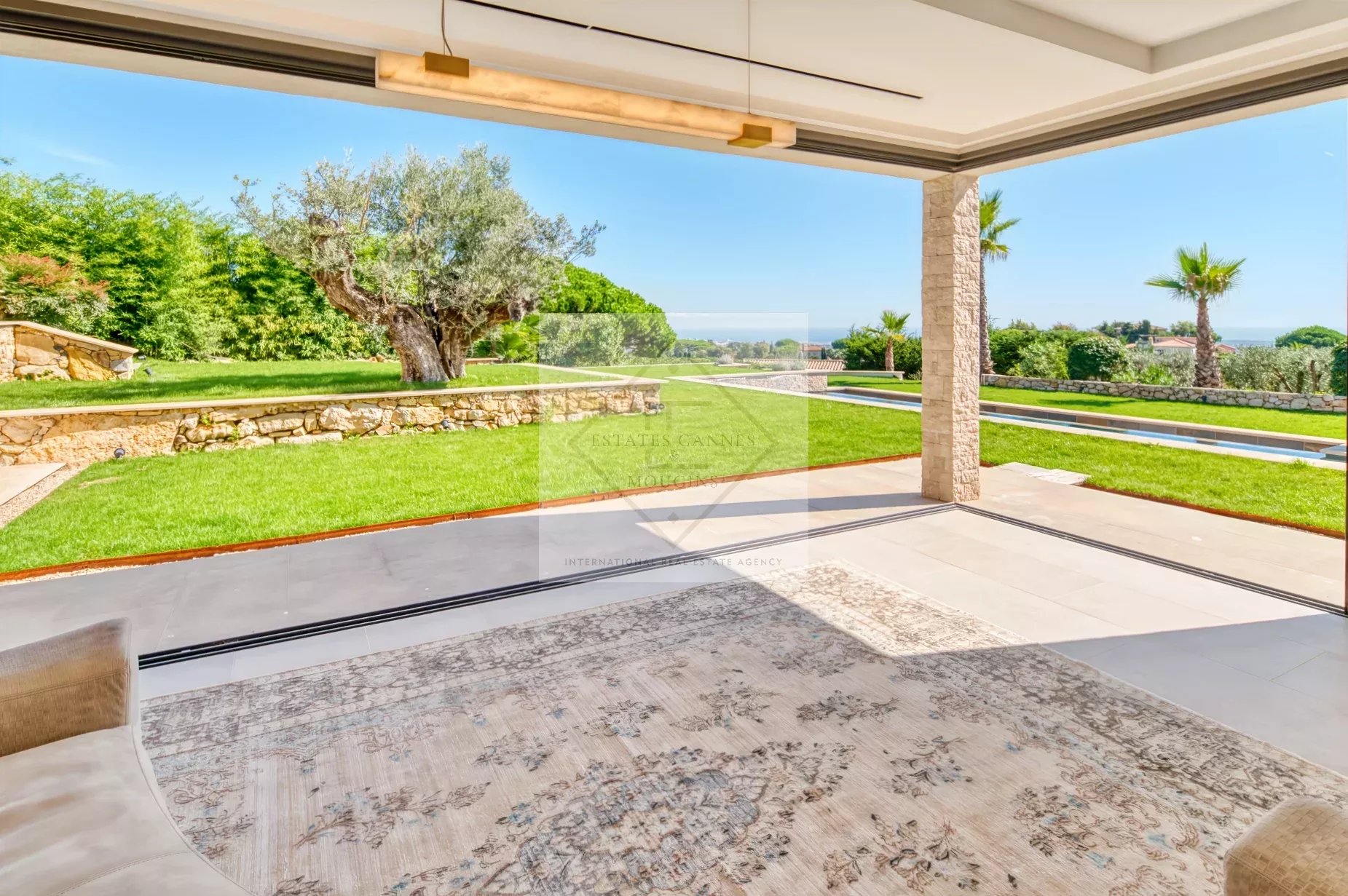 SUPER CANNES — EXCEPTIONAL BRAND-NEW CONTEMPORARY VILLA WITH PANORAMIC SEA VIEWS — photo 17