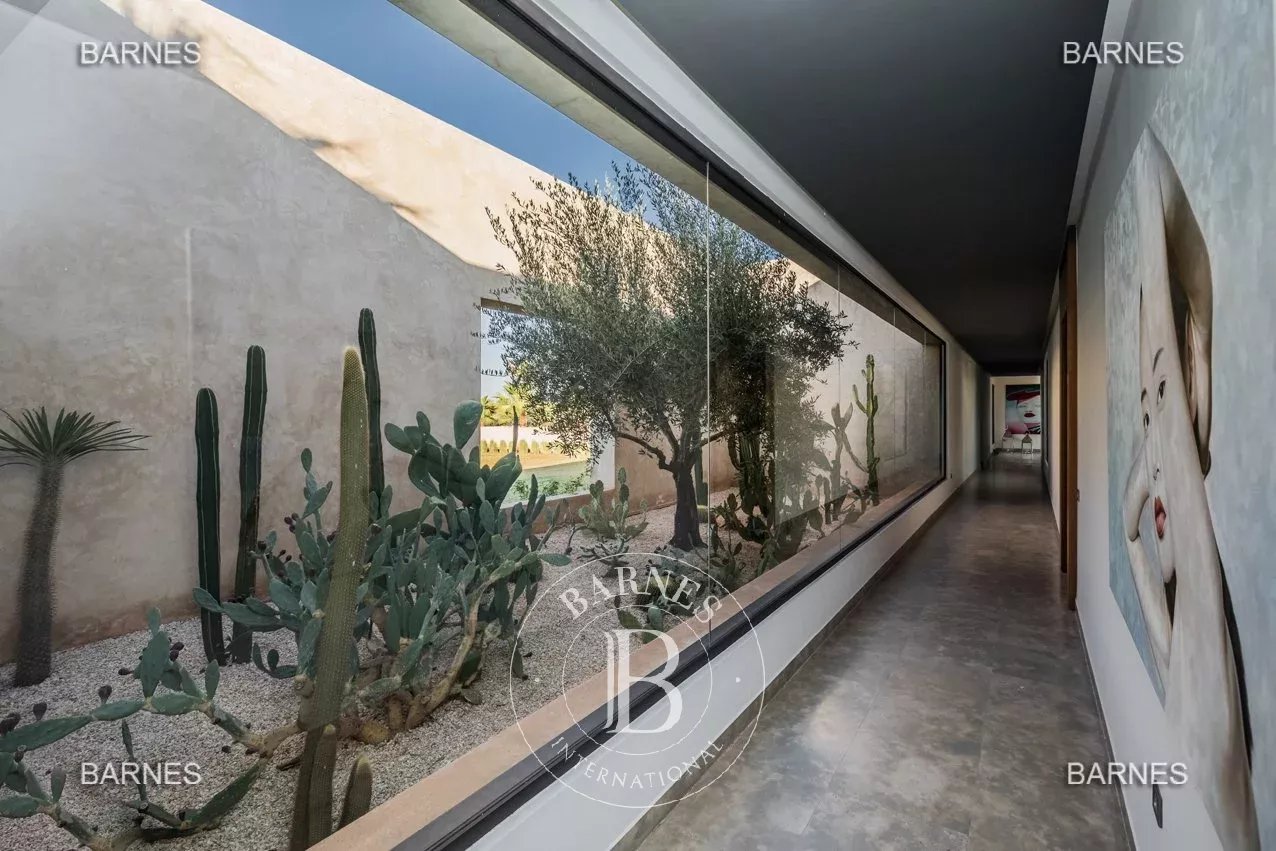 Stunning contemporary villa on a 3-hectare park, 30 minutes away from Marrakech. - picture 14