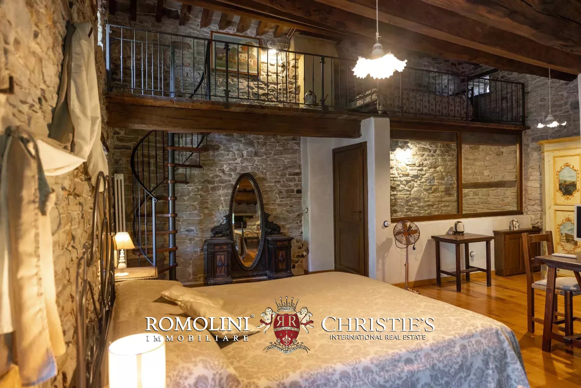 10 Bedroom Chateau's Image 39